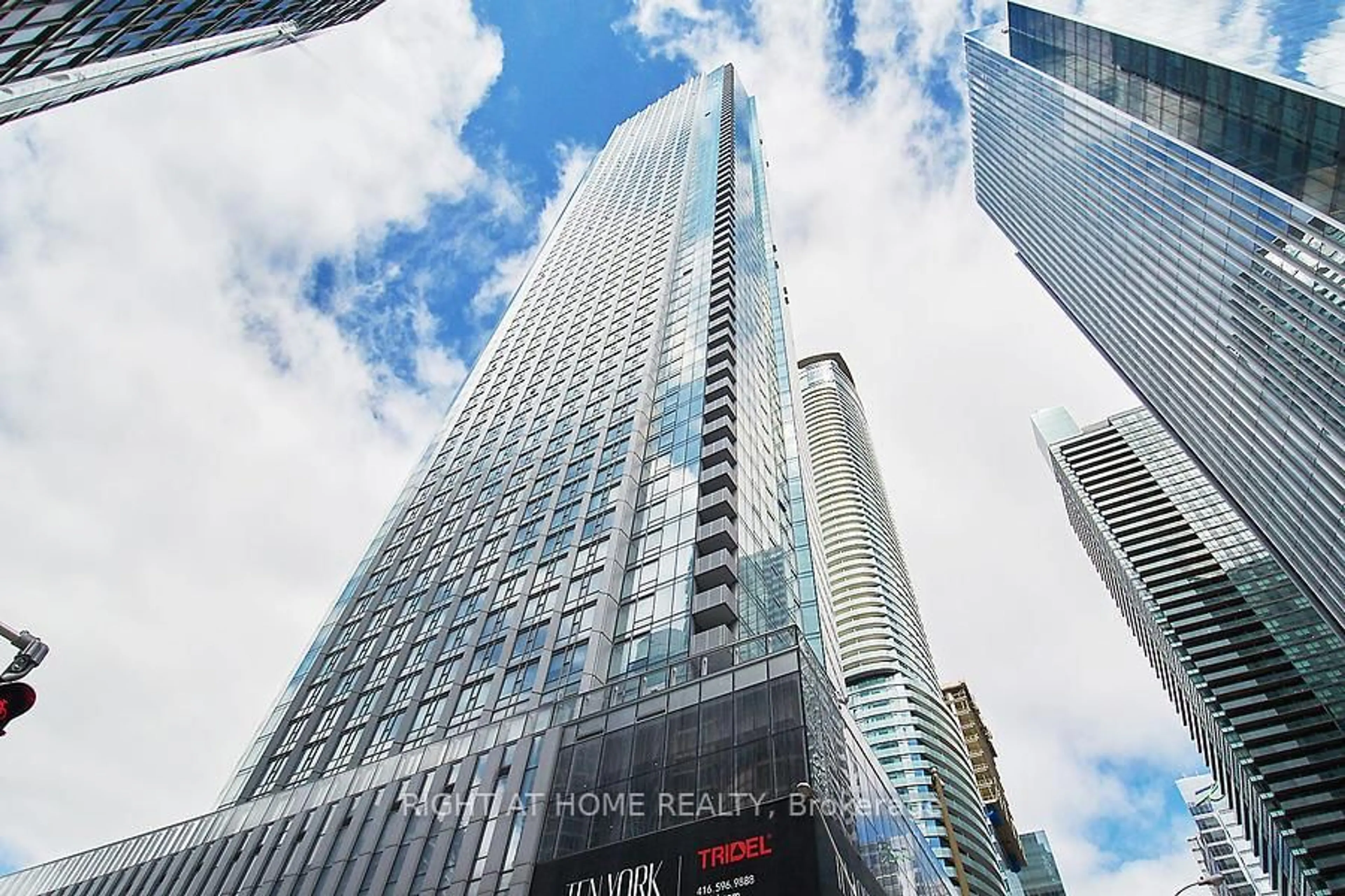 Unknown for 10 York St #3712, Toronto Ontario M5J 2Z2