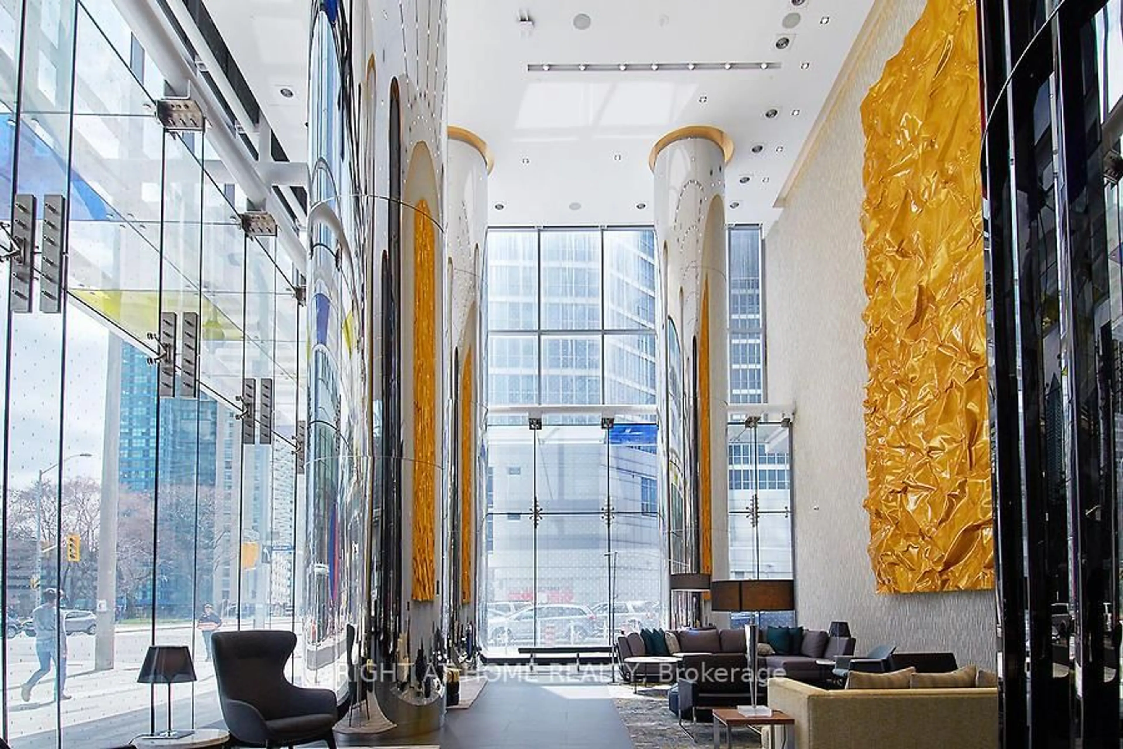 Lobby for 10 York St #3712, Toronto Ontario M5J 2Z2