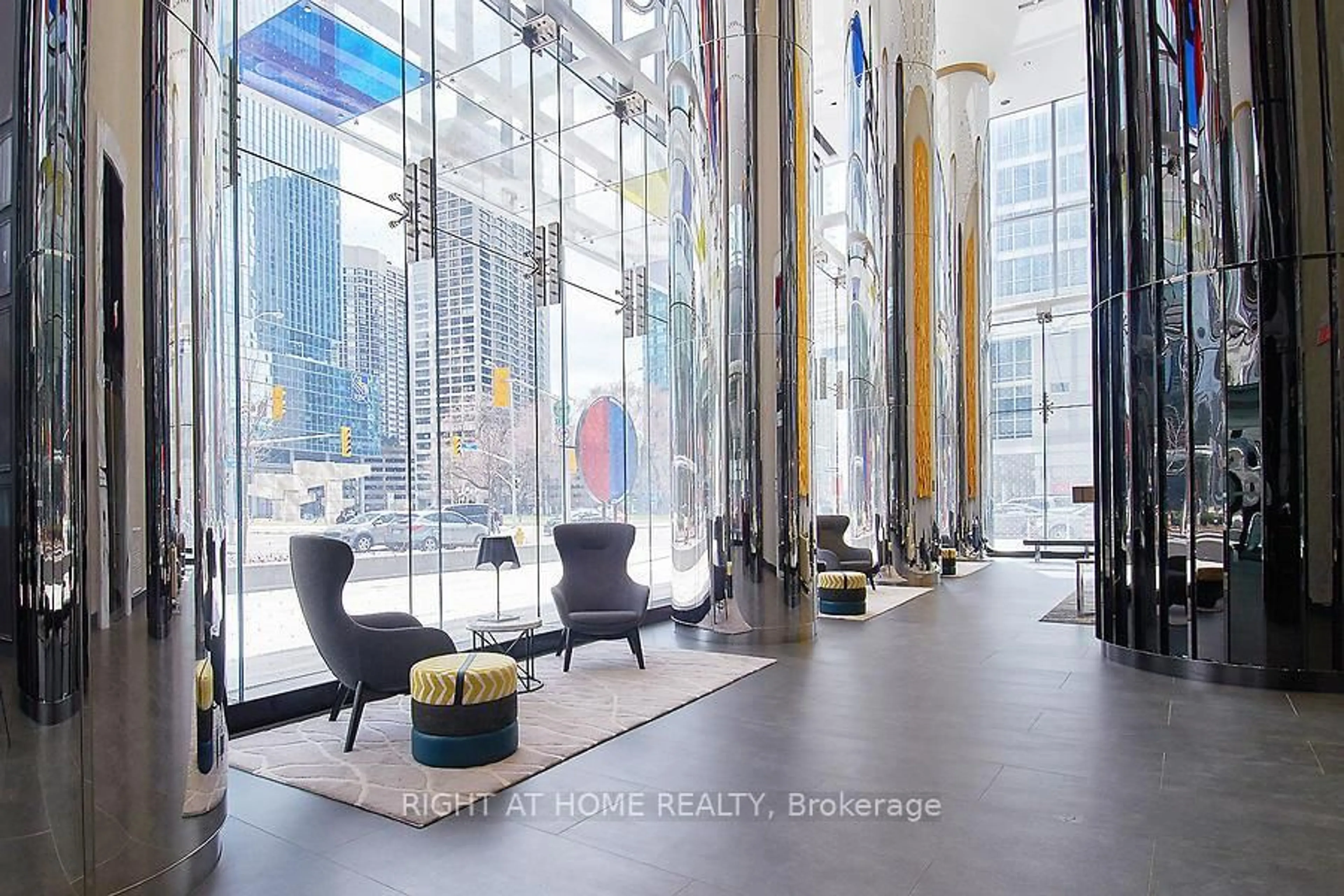 Lobby for 10 York St #3712, Toronto Ontario M5J 2Z2