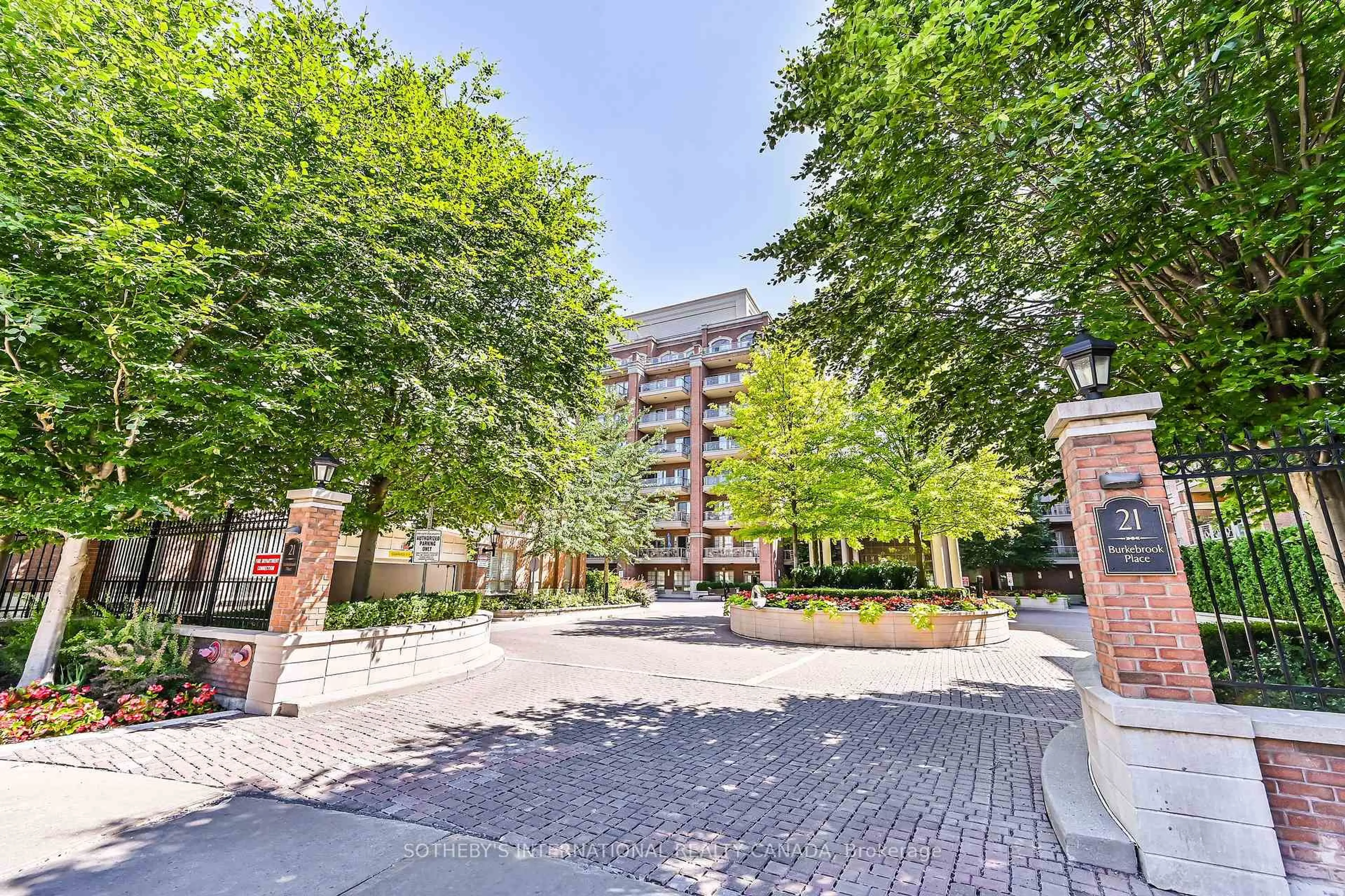 Patio, street for 21 Burkebrook Pl #225, Toronto Ontario M4G 0A2