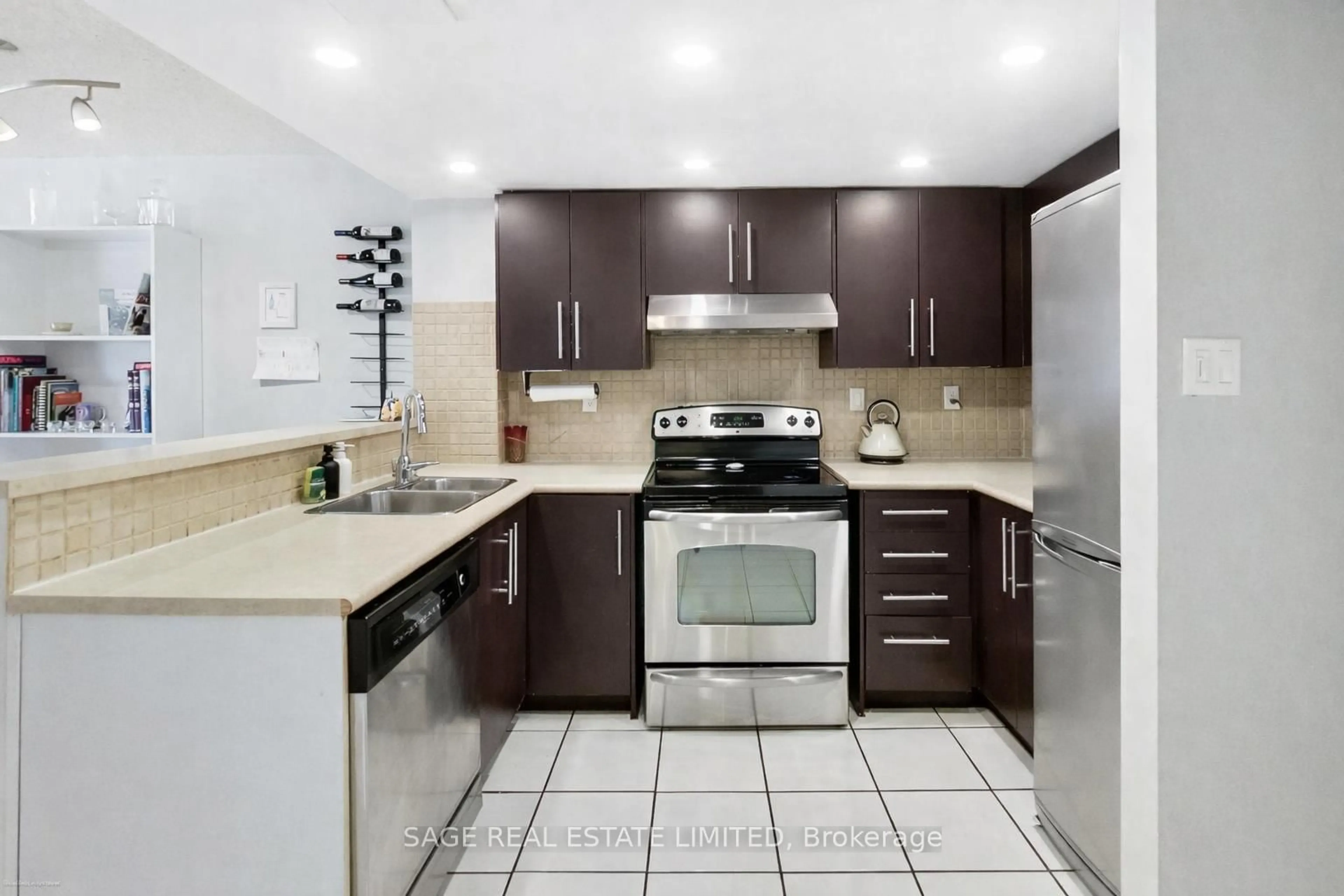 Standard kitchen, ceramic/tile floor for 456 College St #205, Toronto Ontario M6G 4A3