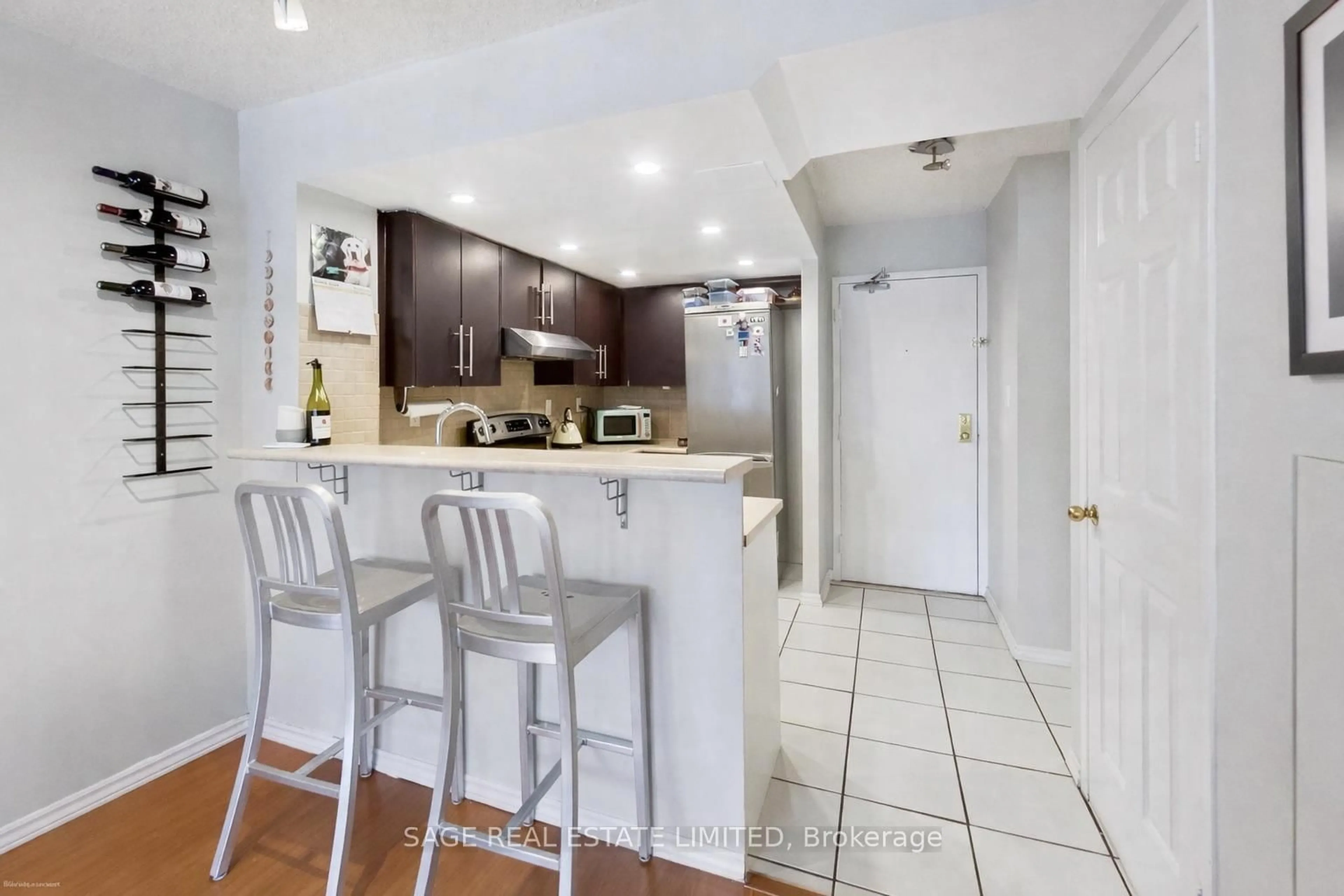 Open concept kitchen, ceramic/tile floor for 456 College St #205, Toronto Ontario M6G 4A3