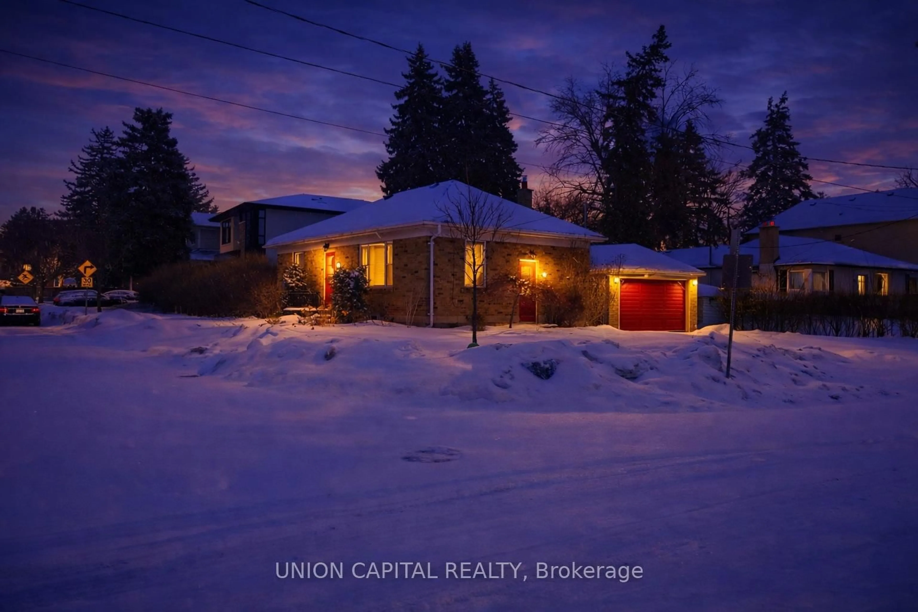 A pic from outside/outdoor area/front of a property/back of a property/a pic from drone, street for 71 Stuart Cres, Toronto Ontario M2N 1A8