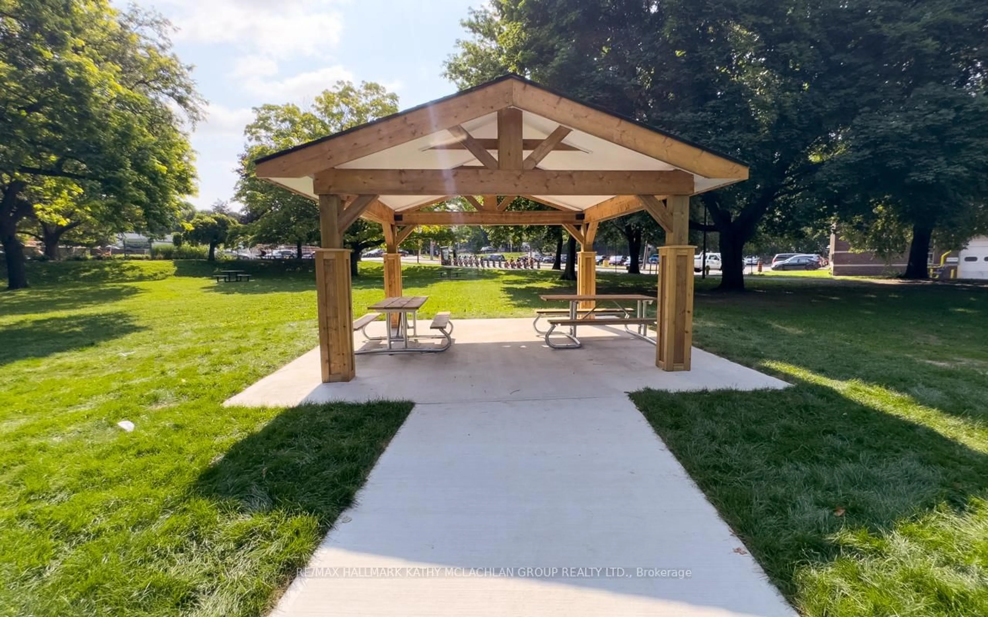 Patio, unknown for 26 Belmont St, Toronto Ontario M5R 1P8