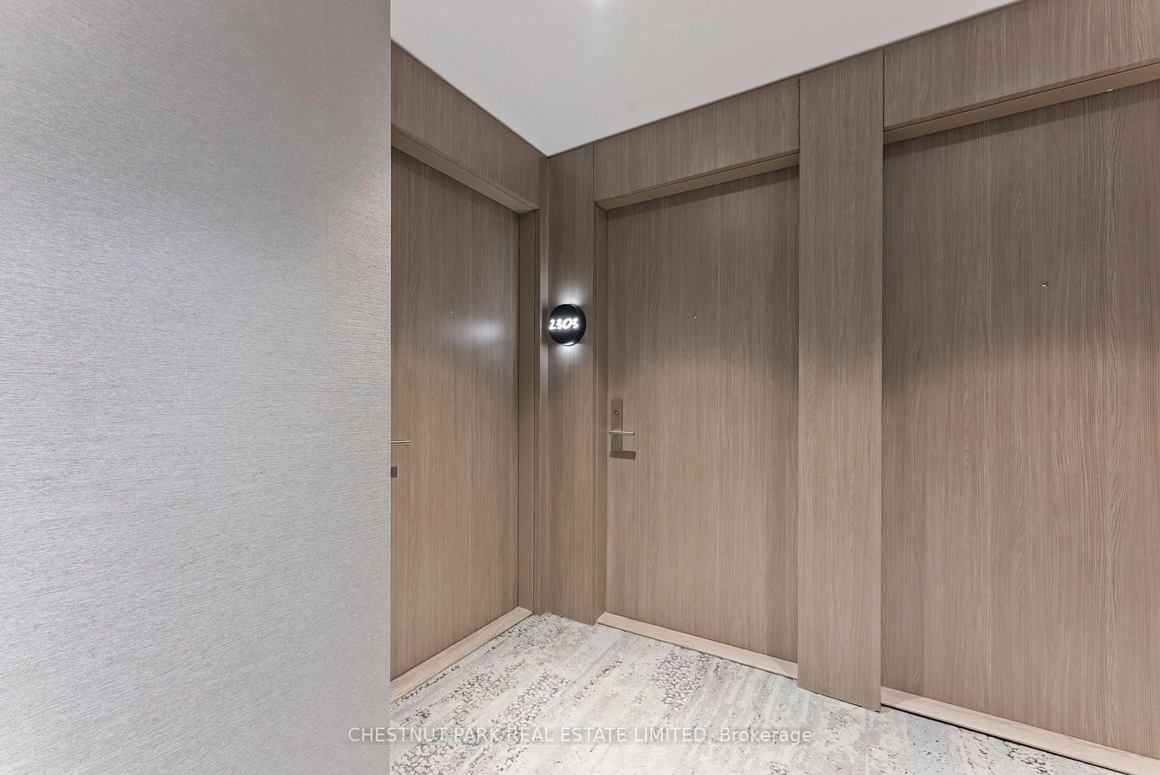 Indoor foyer for 161 Roehampton Ave #2303, Toronto Ontario M4P 0C8