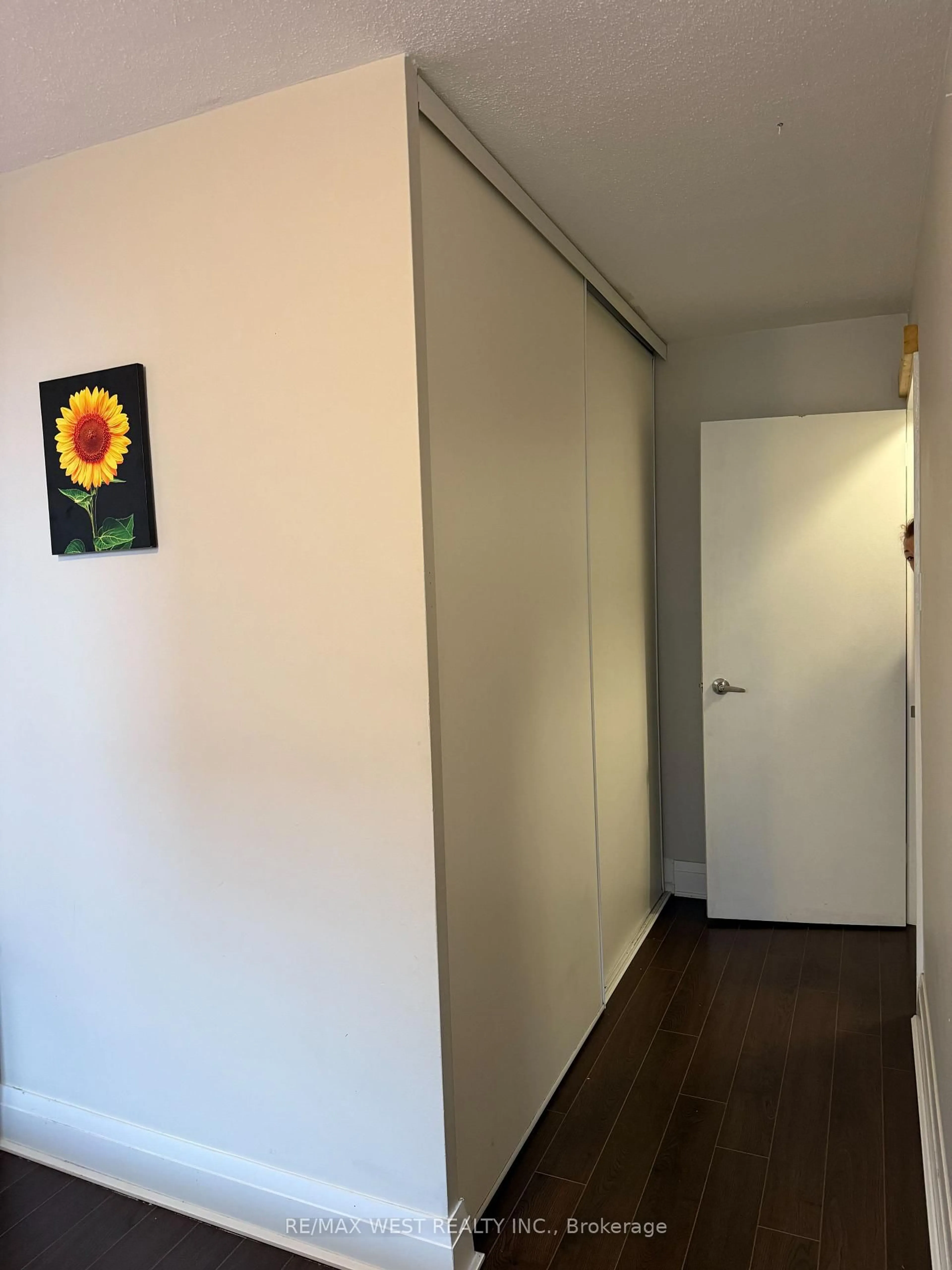 A pic of a room for 1350 York Mills Rd #402, Toronto Ontario M3A 1Z9