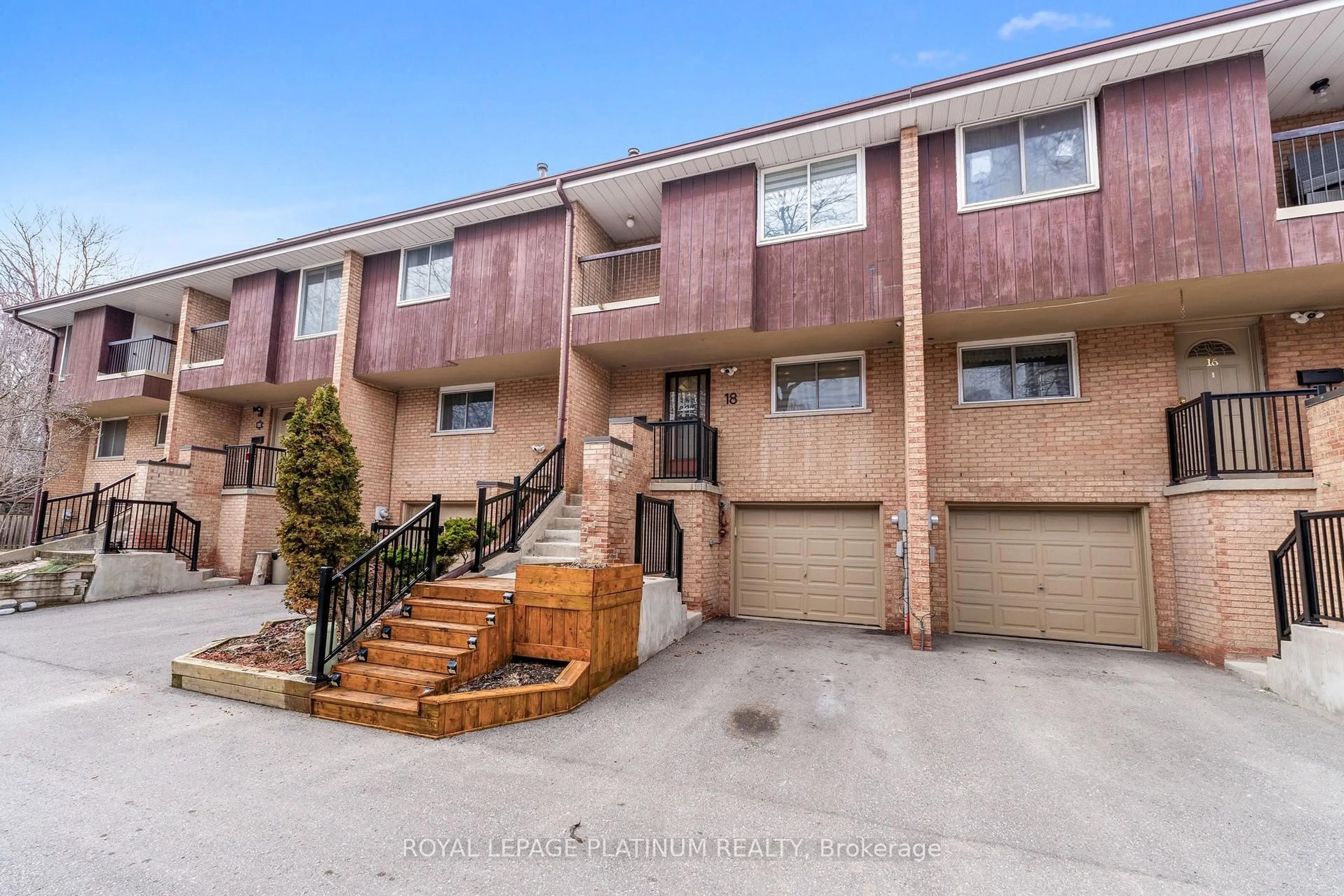 Unknown for 18 Cotton Downway #9, Toronto Ontario M2J 4V7