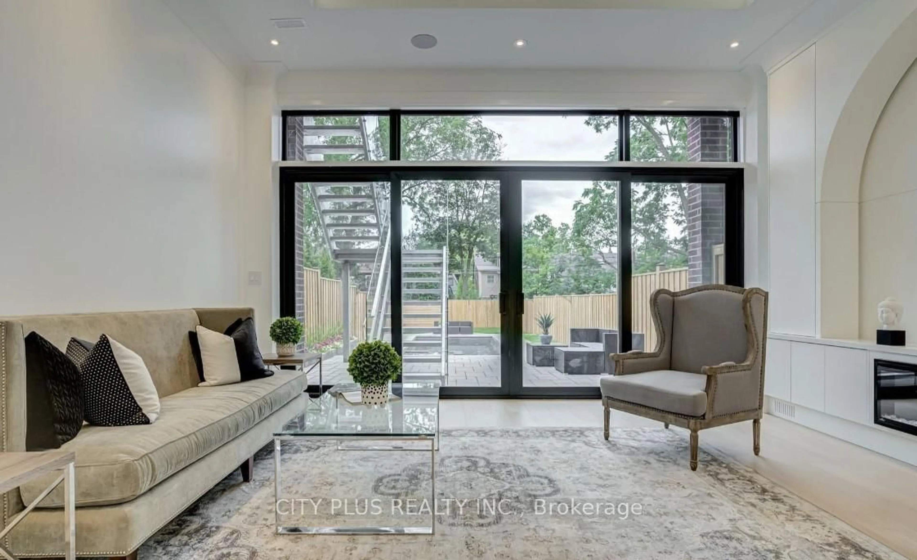 Living room with furniture, unknown for 119 Glengrove Ave, Toronto Ontario M4R 1P1