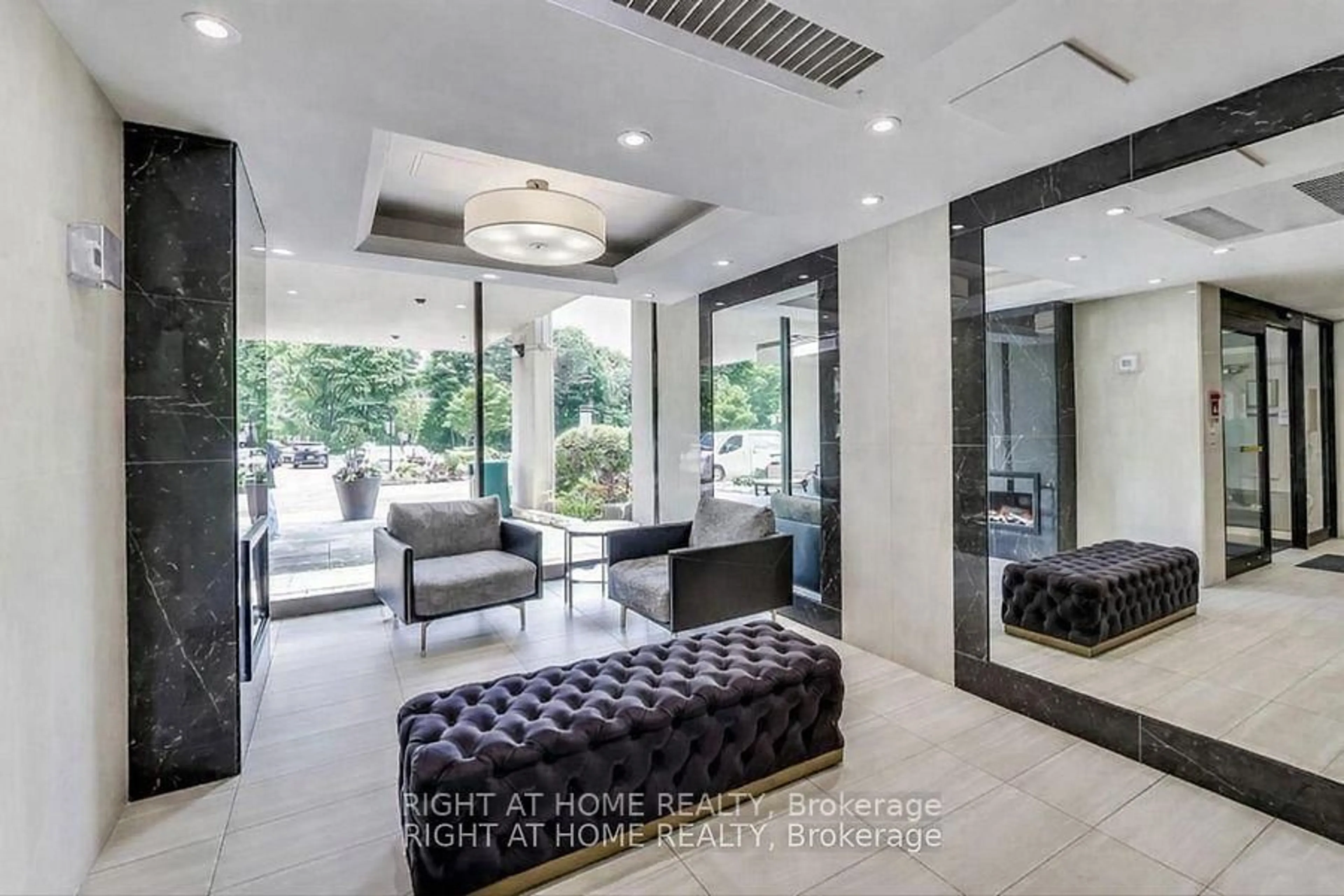 Indoor foyer for 715 Don Mills Rd #2504, Toronto Ontario M3C 1S5