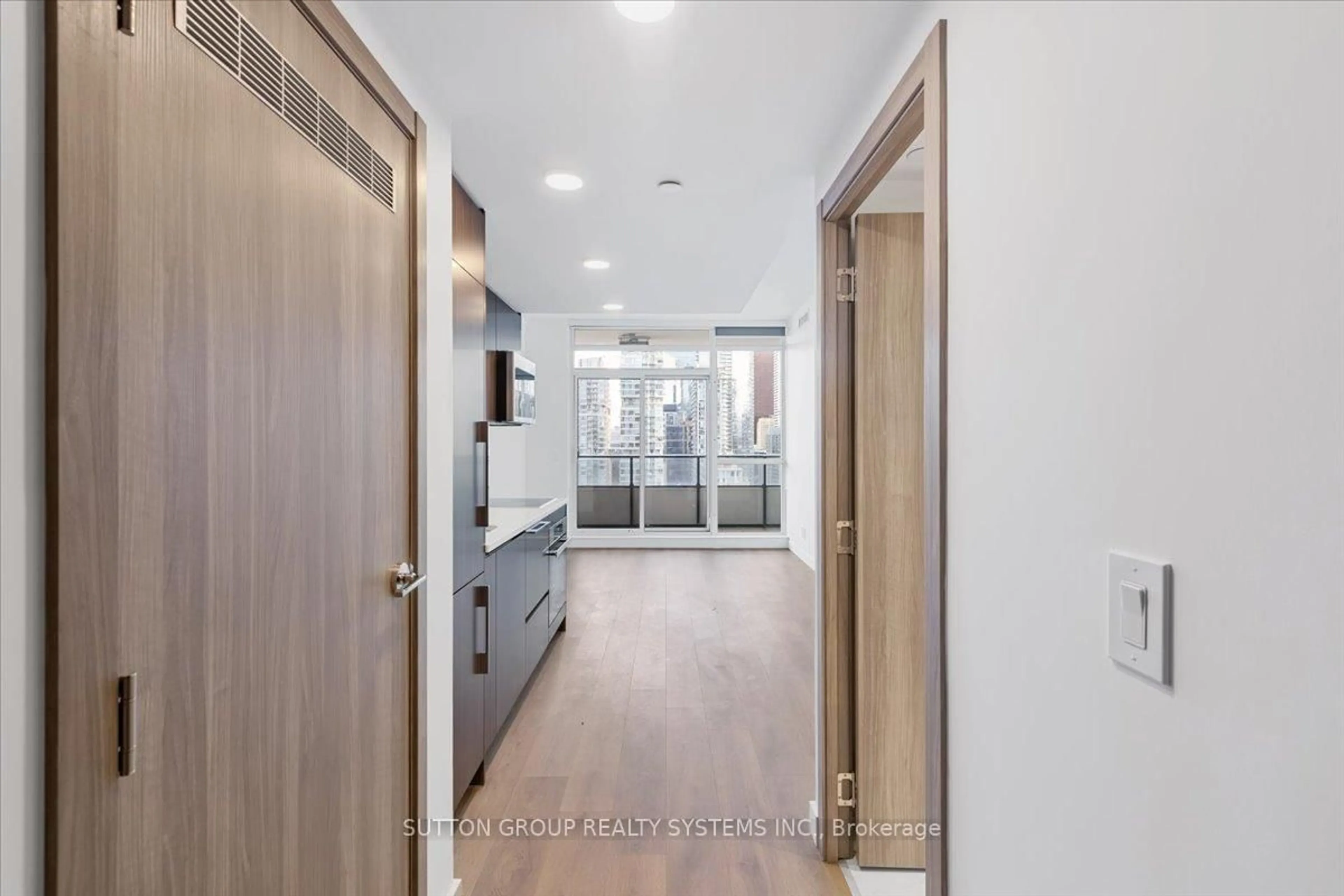 Indoor entryway for 38 Widmer St #2302, Toronto Ontario M5V 2E9