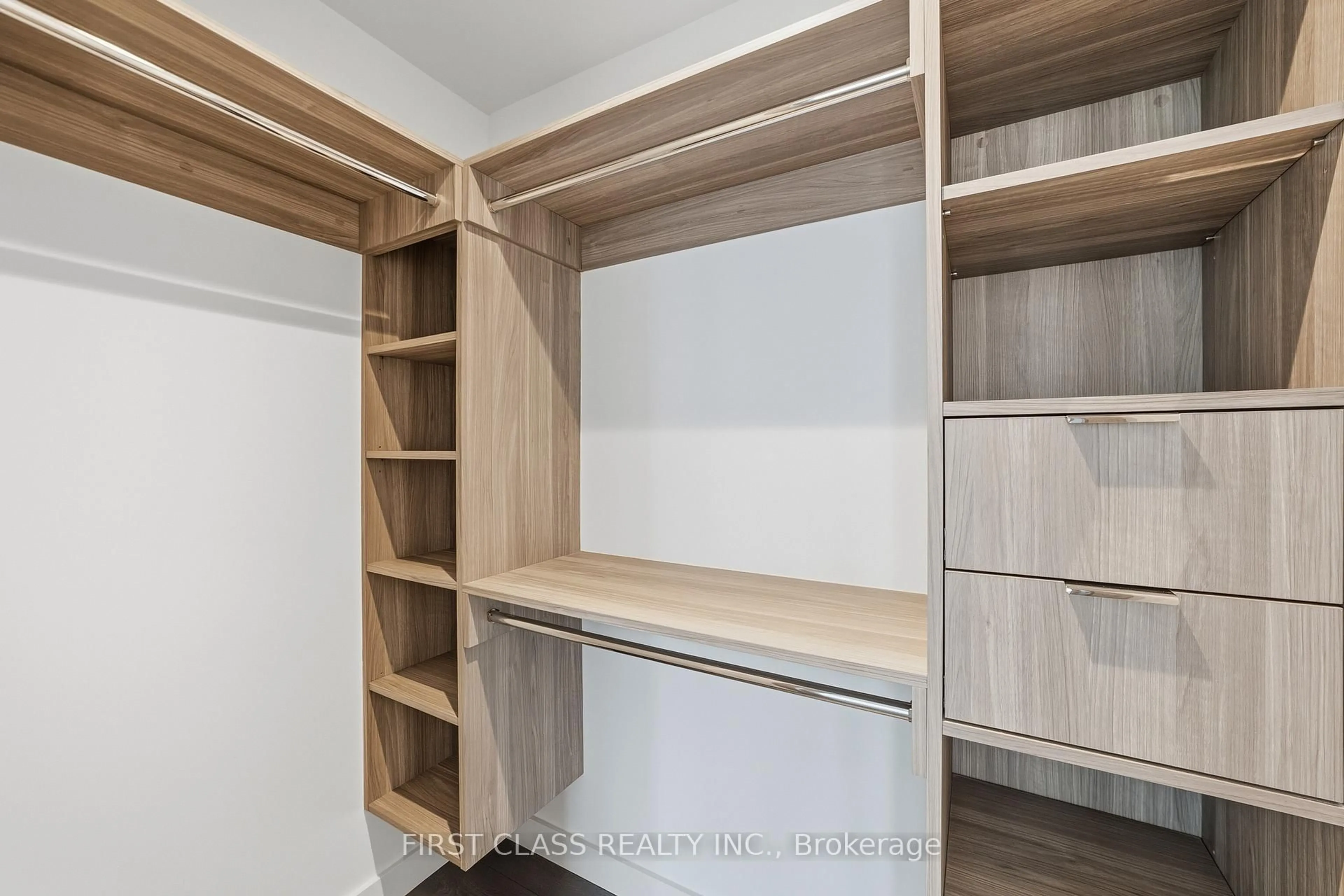 Storage room or clothes room or walk-in closet for 27 McMahon Dr #815, Toronto Ontario M2K 0J2