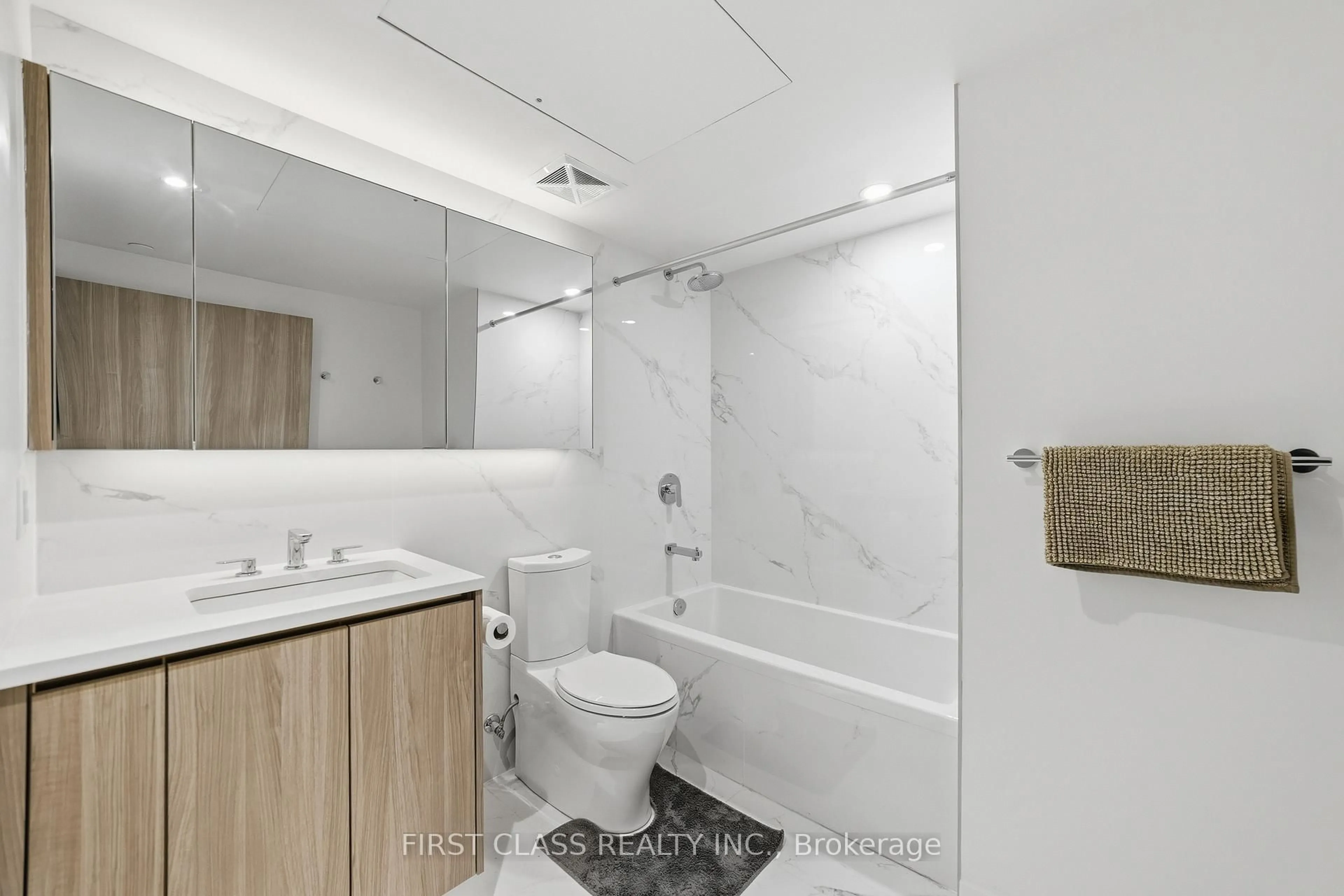 Standard bathroom, unknown for 27 McMahon Dr #815, Toronto Ontario M2K 0J2