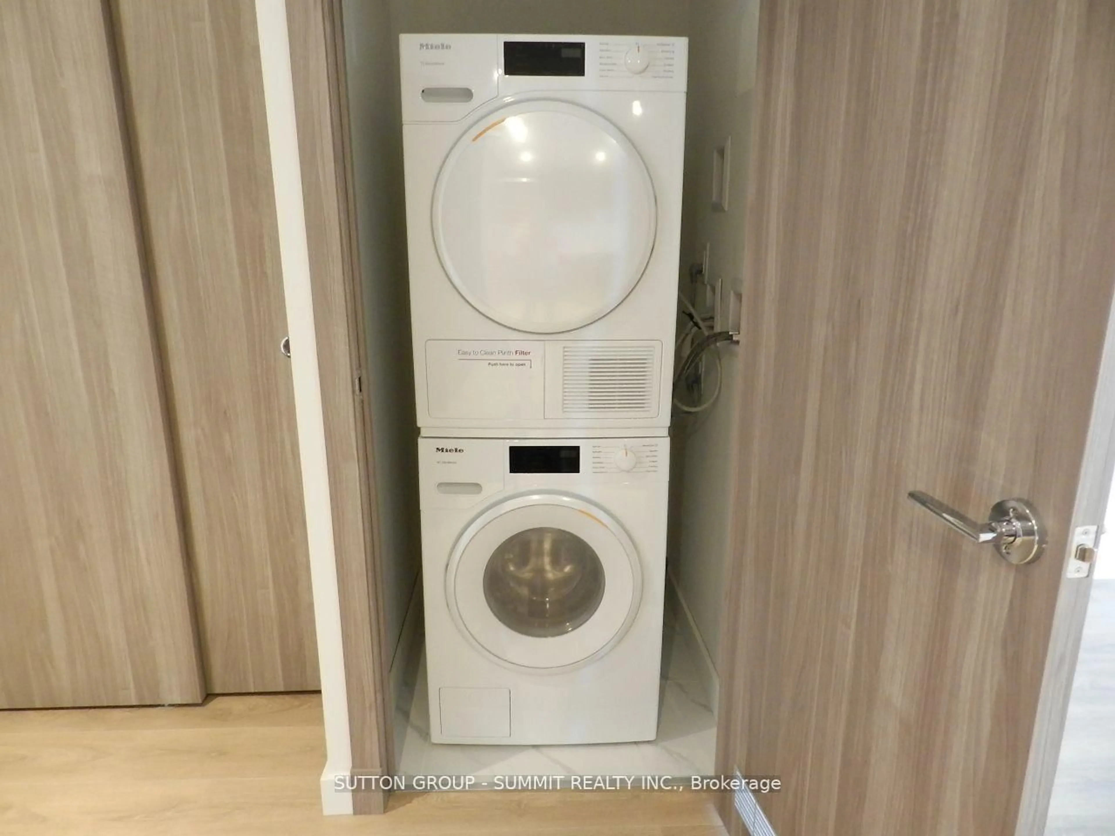 Laundry room for 25 McMahon Ave #1908, Toronto Ontario M2K 0J1