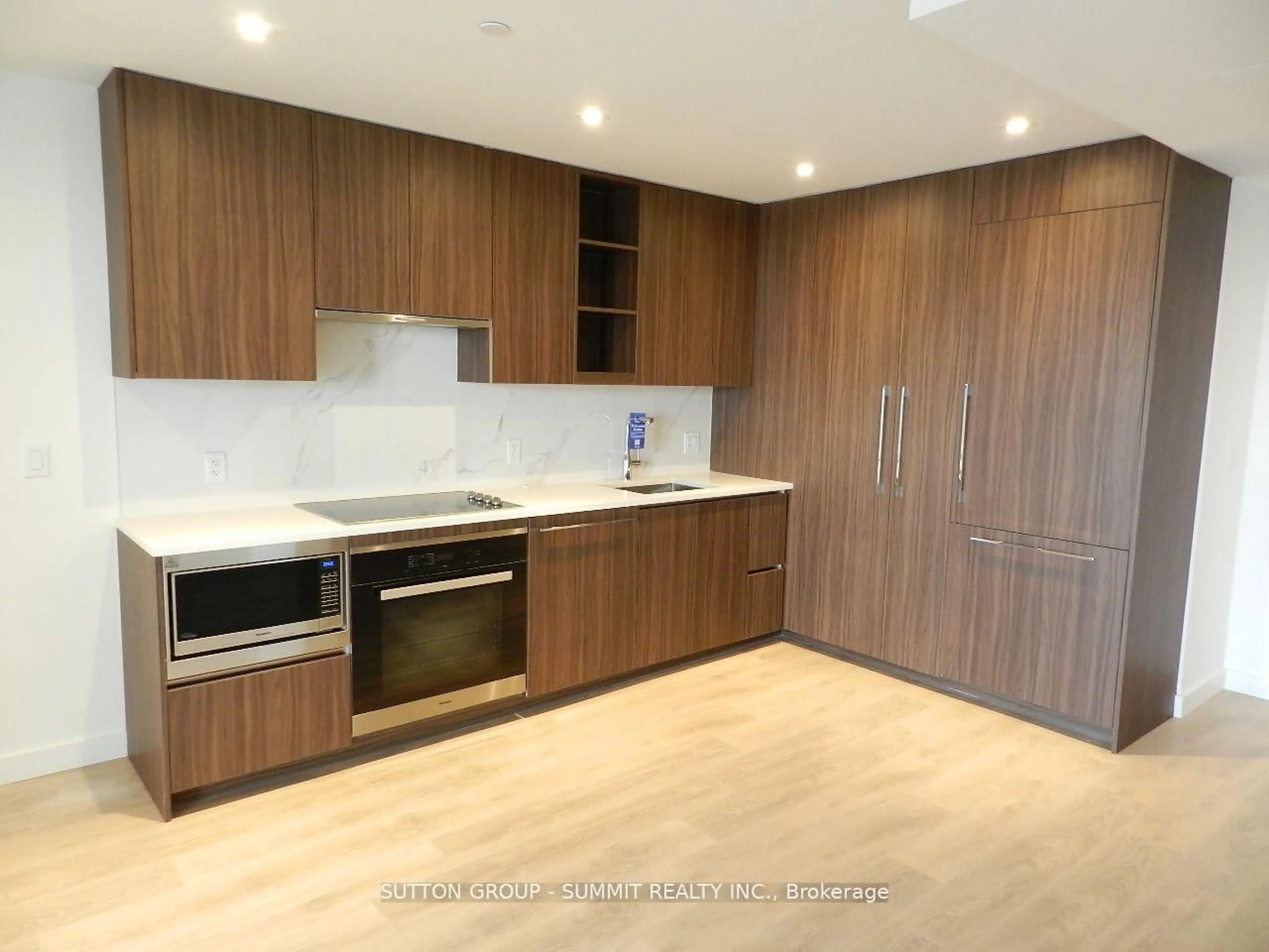 Standard kitchen, wood/laminate floor for 25 McMahon Ave #1908, Toronto Ontario M2K 0J1