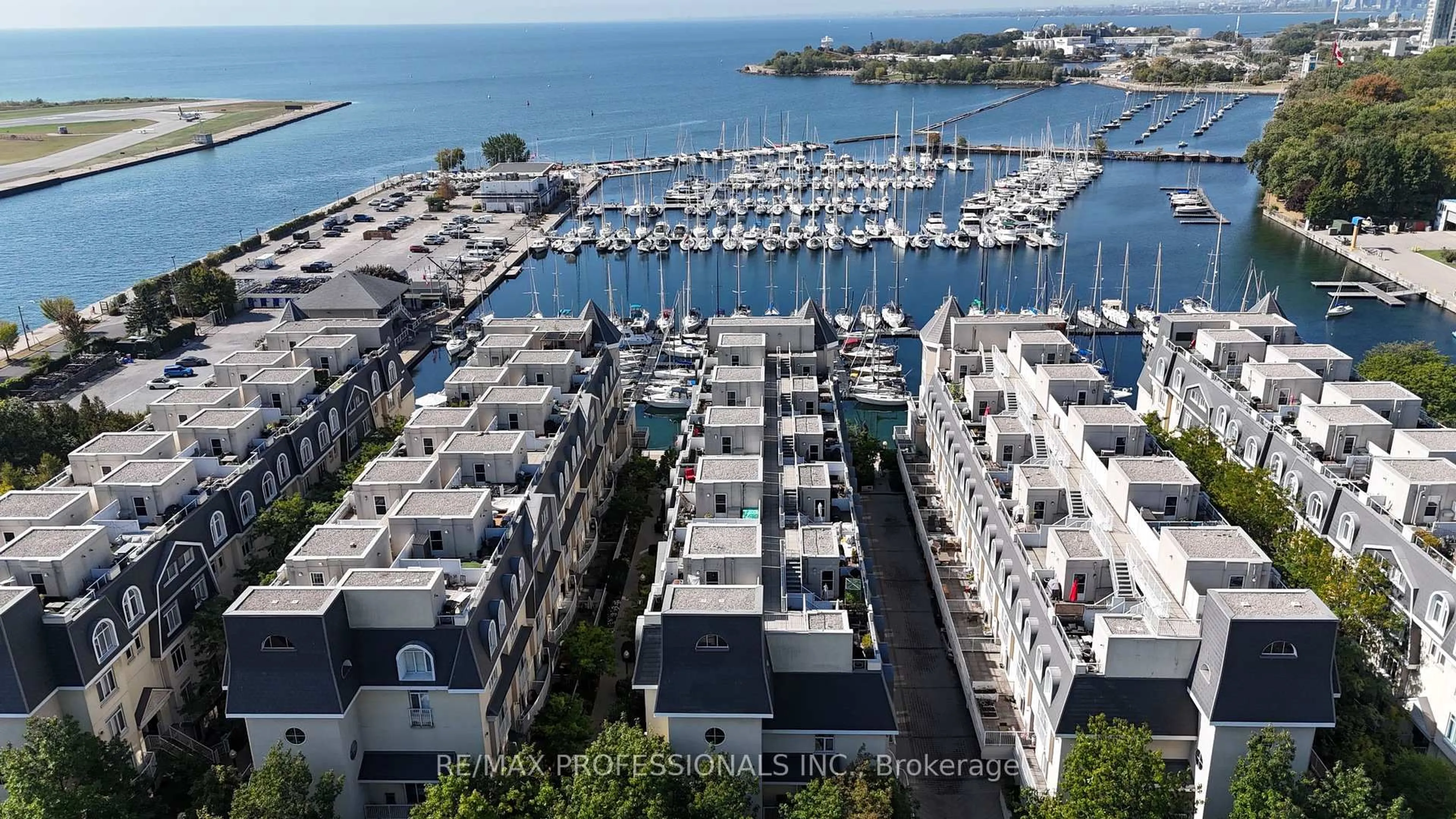 A pic from outside/outdoor area/front of a property/back of a property/a pic from drone, water/lake/river/ocean view for 36 Stadium Rd #579, Toronto Ontario M5V 3P4