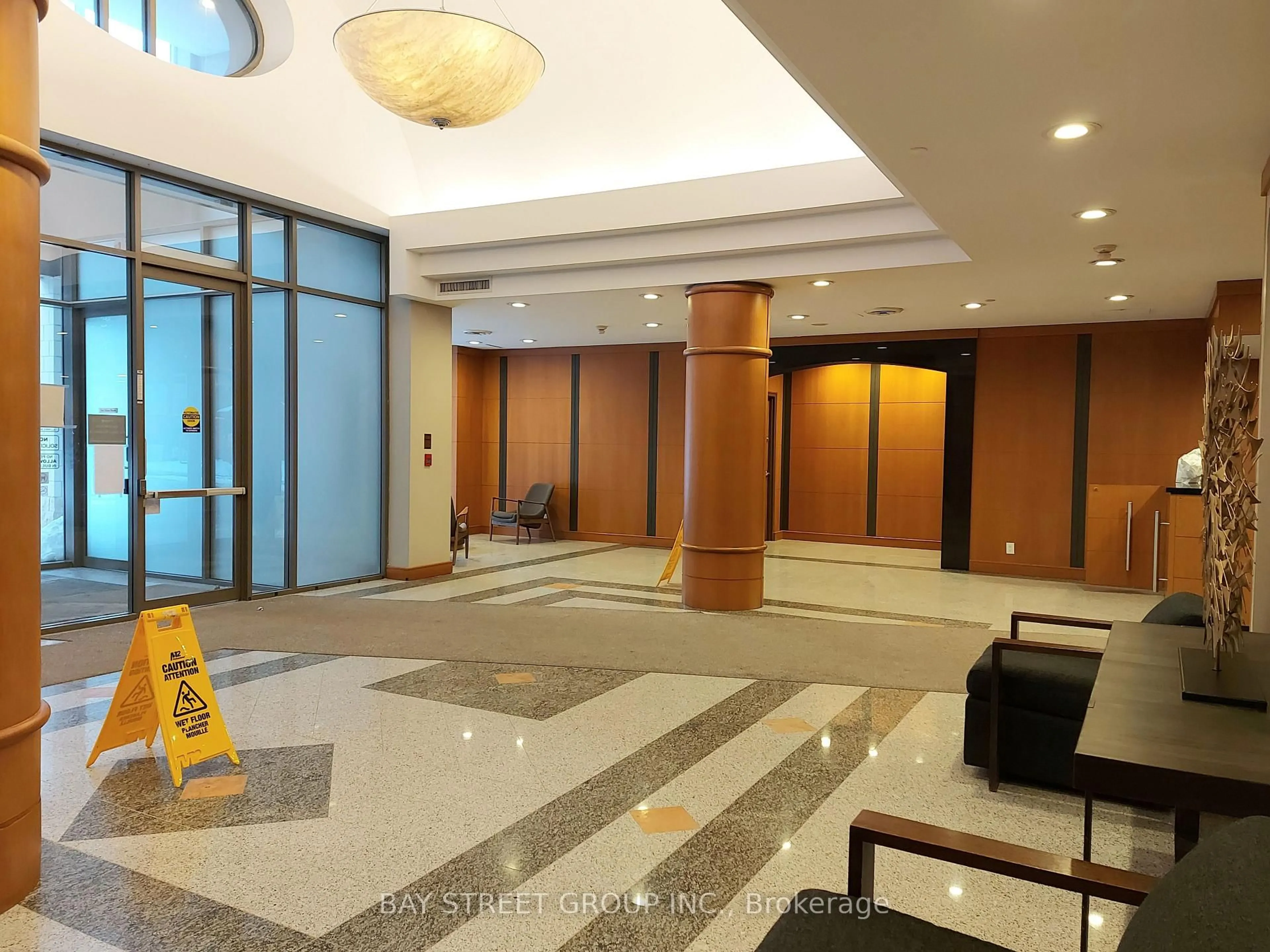 Lobby for 256 Doris Ave #1111, Toronto Ontario M2N 6X8