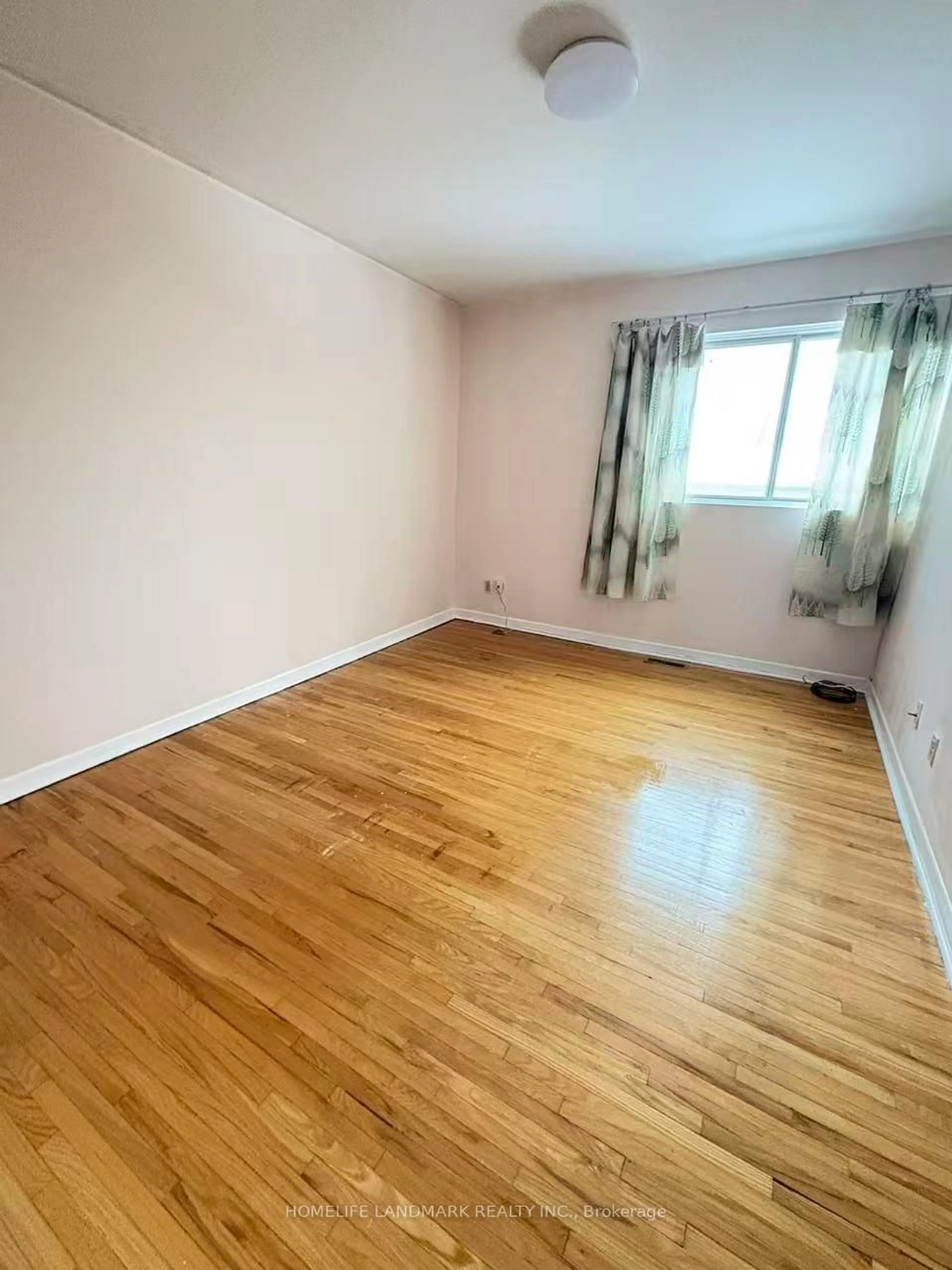 A pic of a room for 86 CASTLEBURY Cres #14, Toronto Ontario M2H 1W8