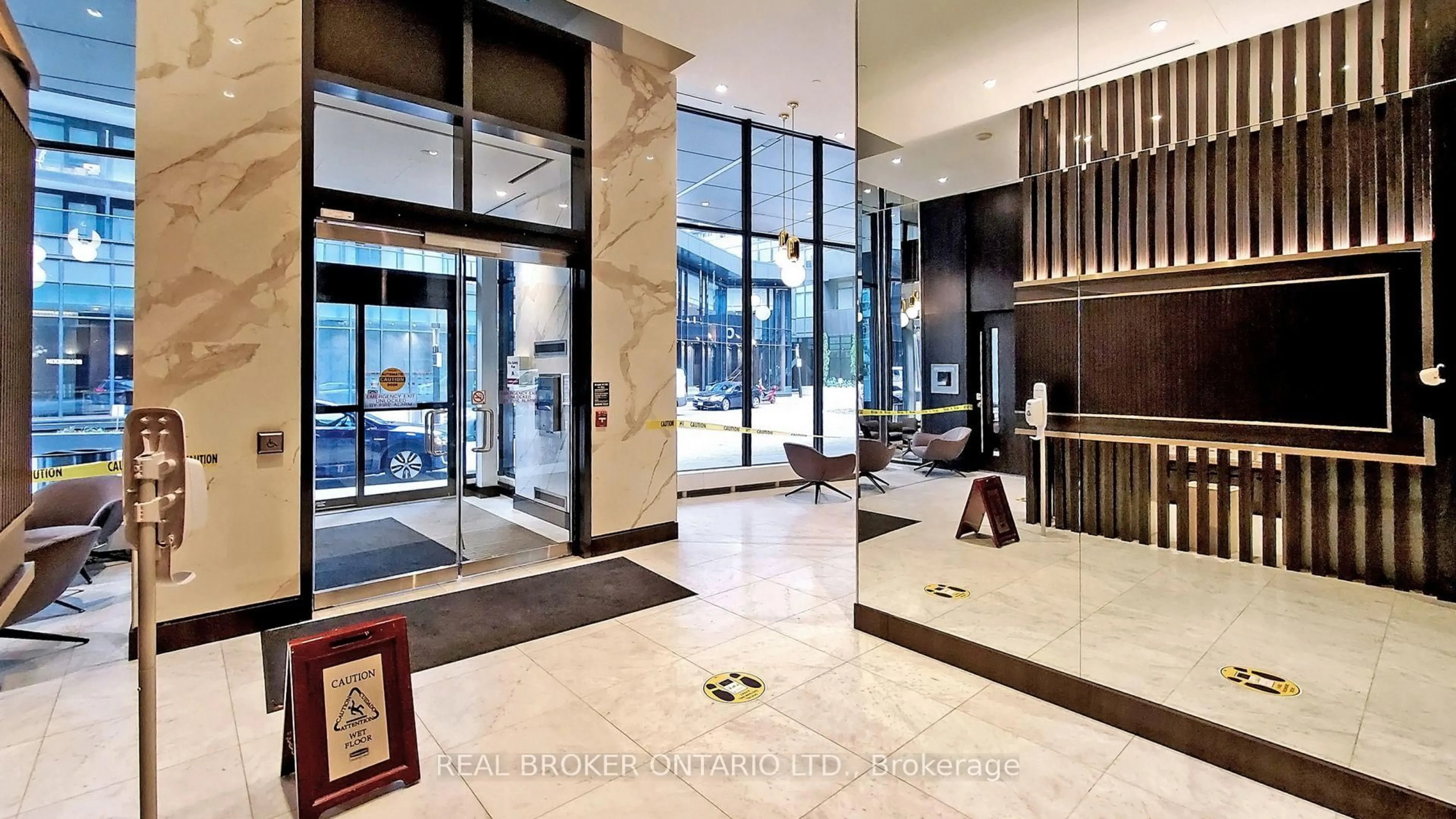 Lobby for 90 Queens Wharf Rd #512, Toronto Ontario M5V 0E6
