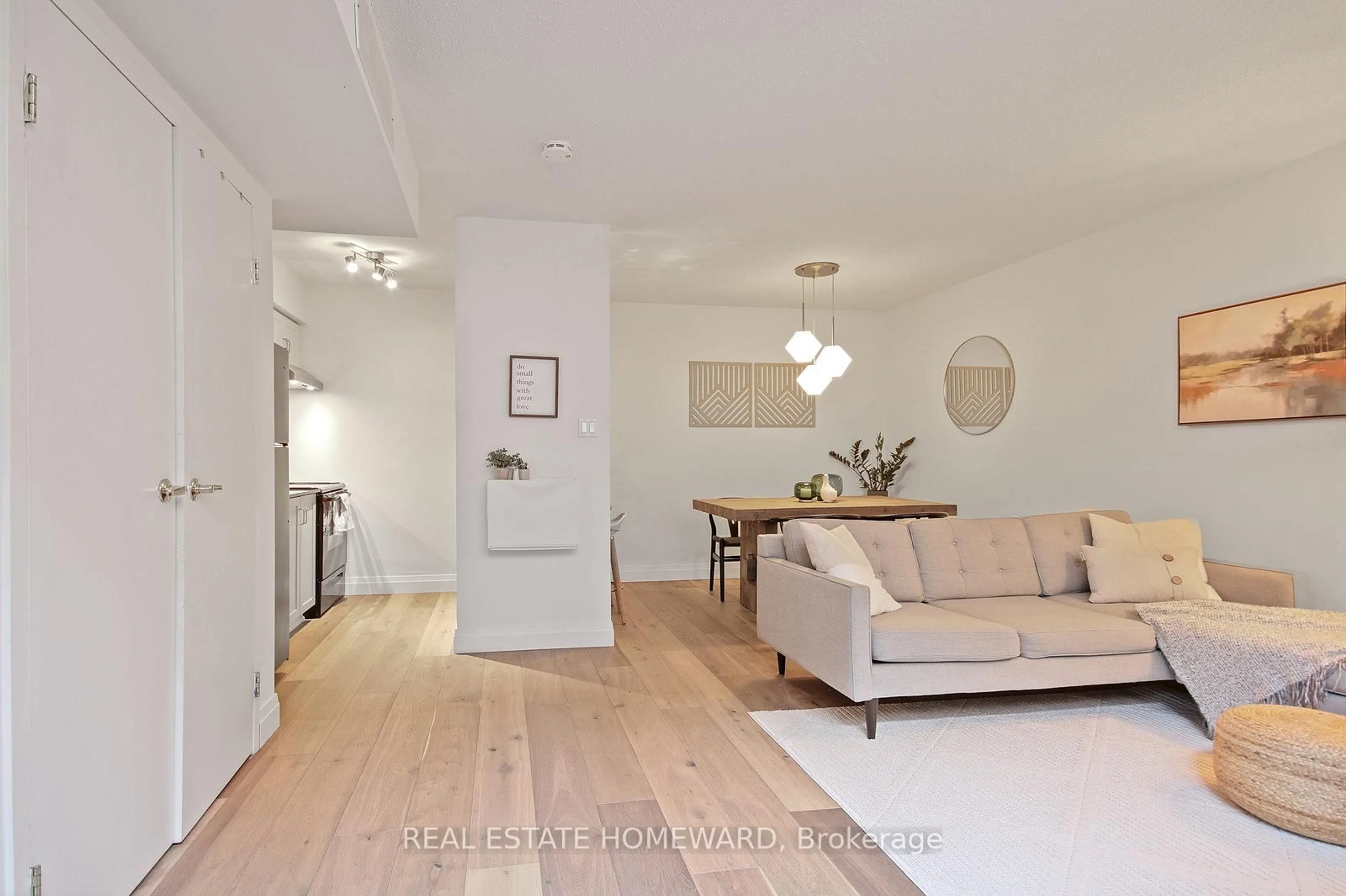 Unknown for 34 Western Battery Rd #429, Toronto Ontario M6K 3N9