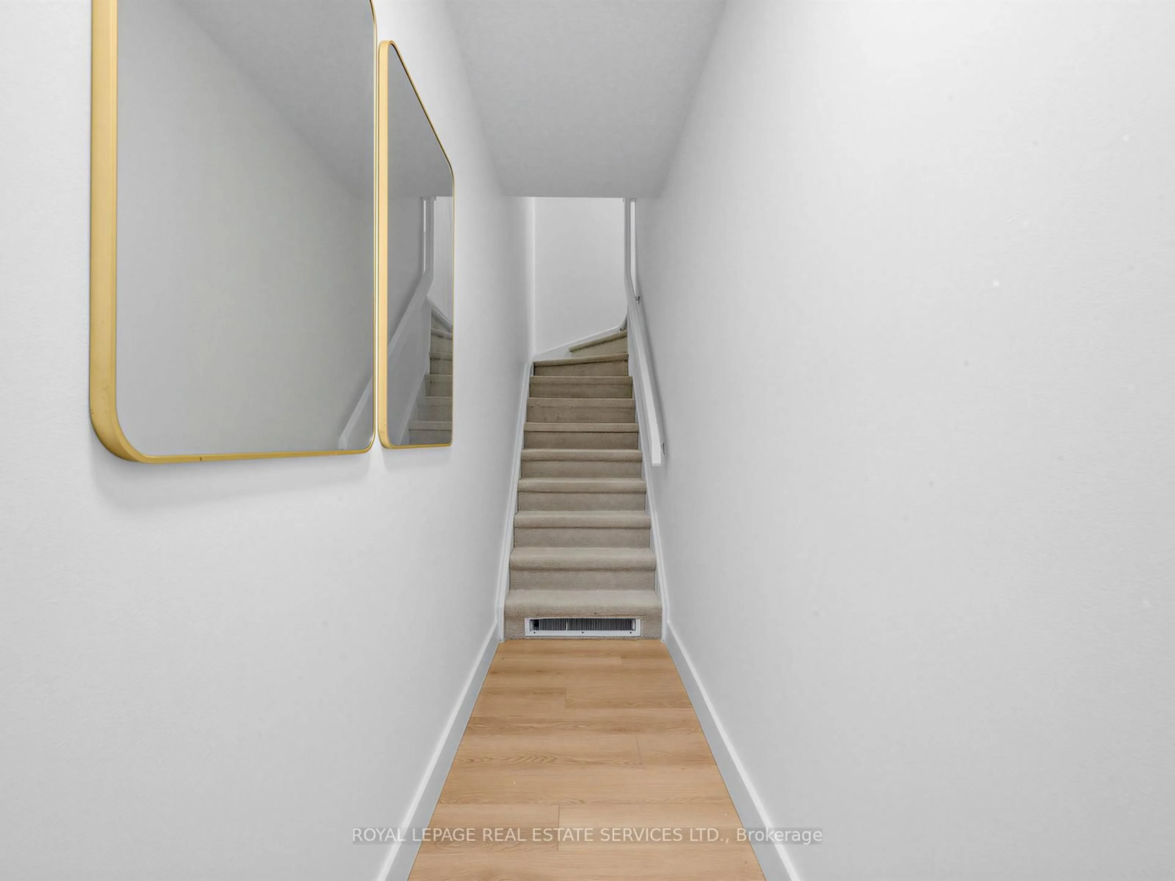 Stairs for 46 East Liberty St #515, Toronto Ontario M6K 3P1