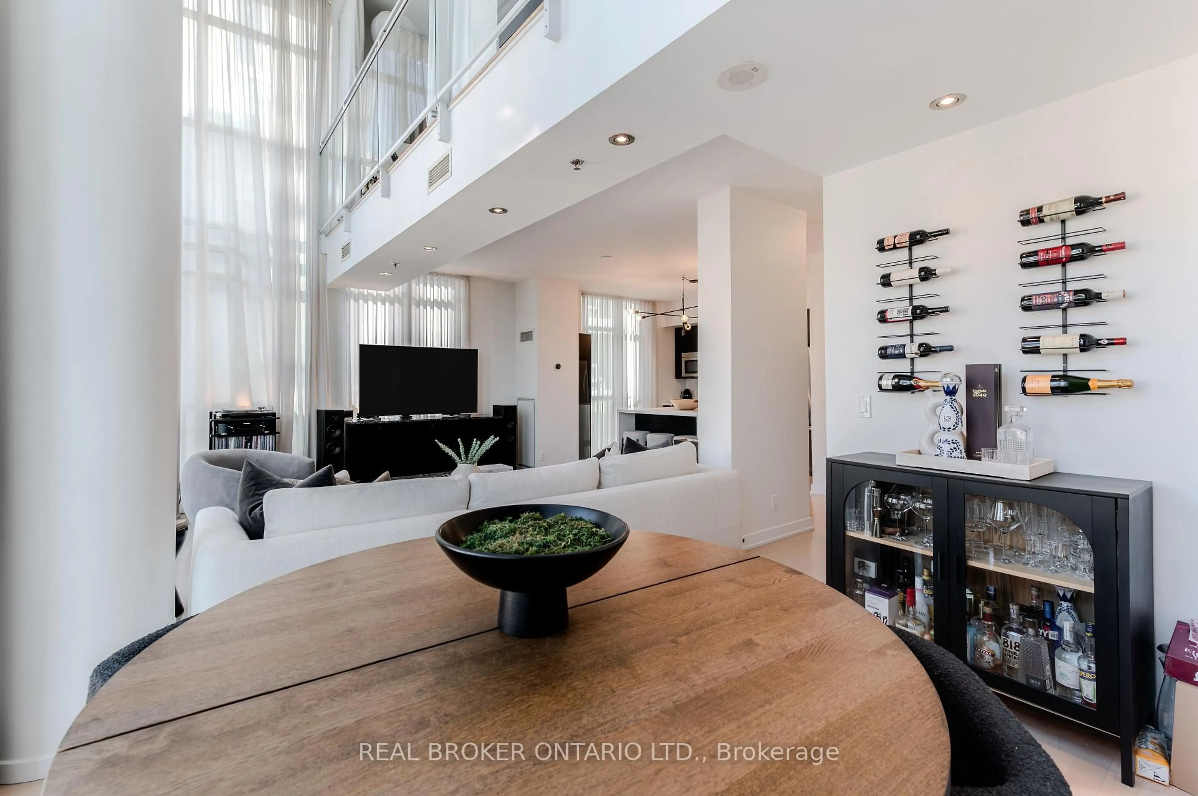 Unknown for 21 Nelson St #Lph22, Toronto Ontario M5V 1T8