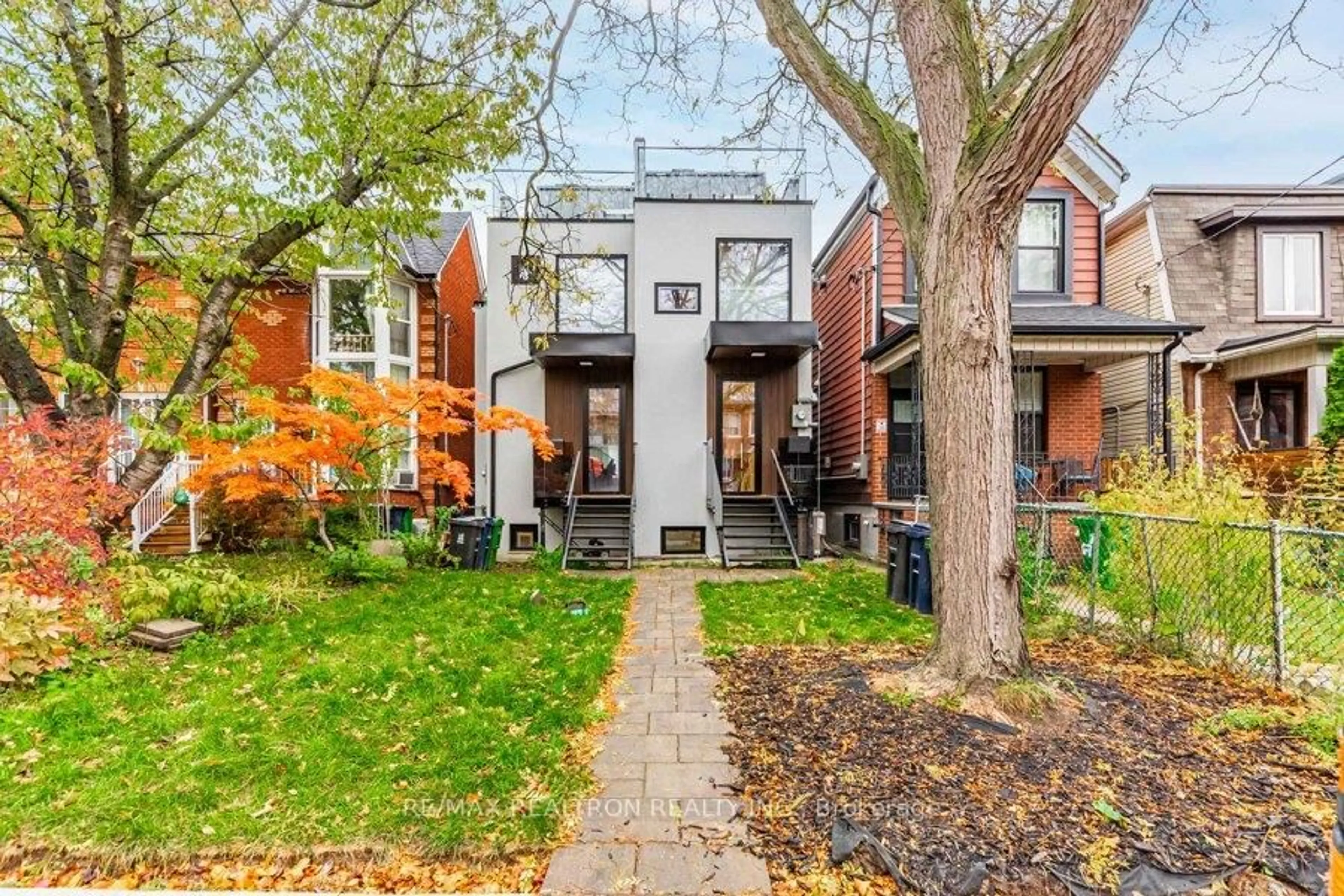 Home with brick exterior material, street for 673 Crawford St, Toronto Ontario M6G 3K1