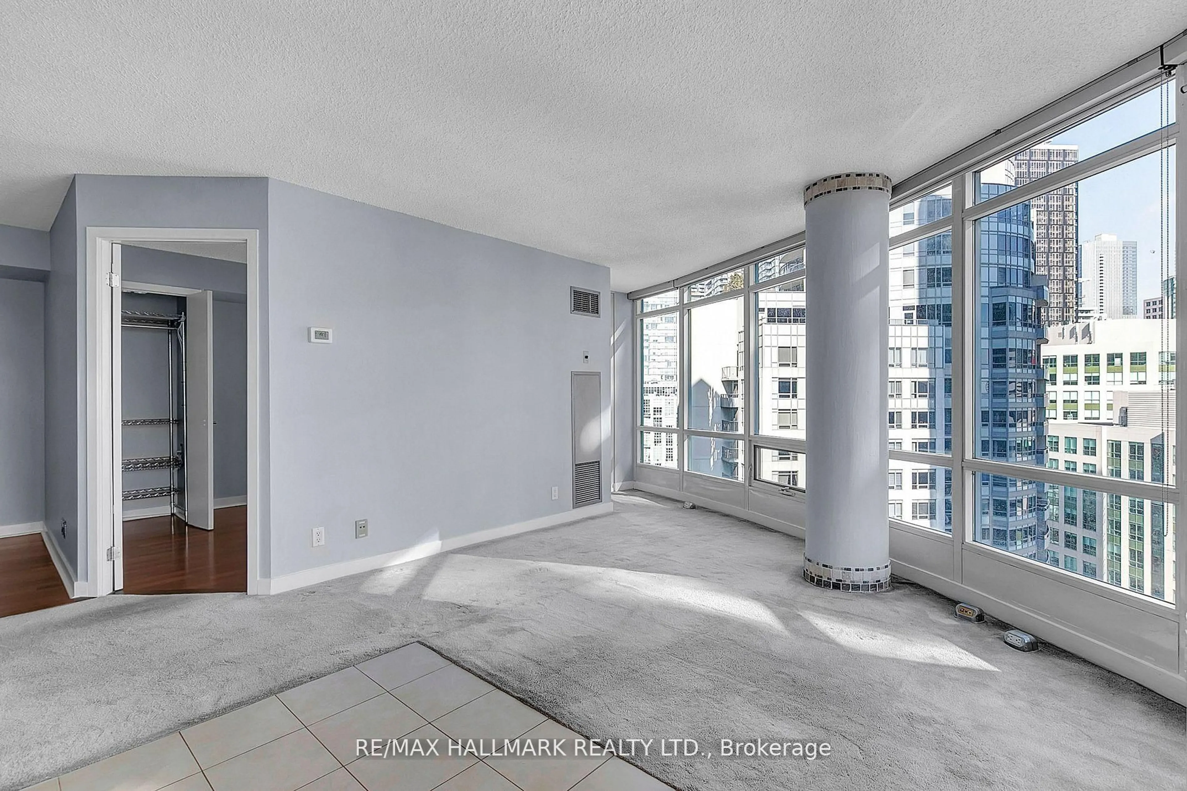 Unknown for 373 Front St #2209, Toronto Ontario M5V 3R7