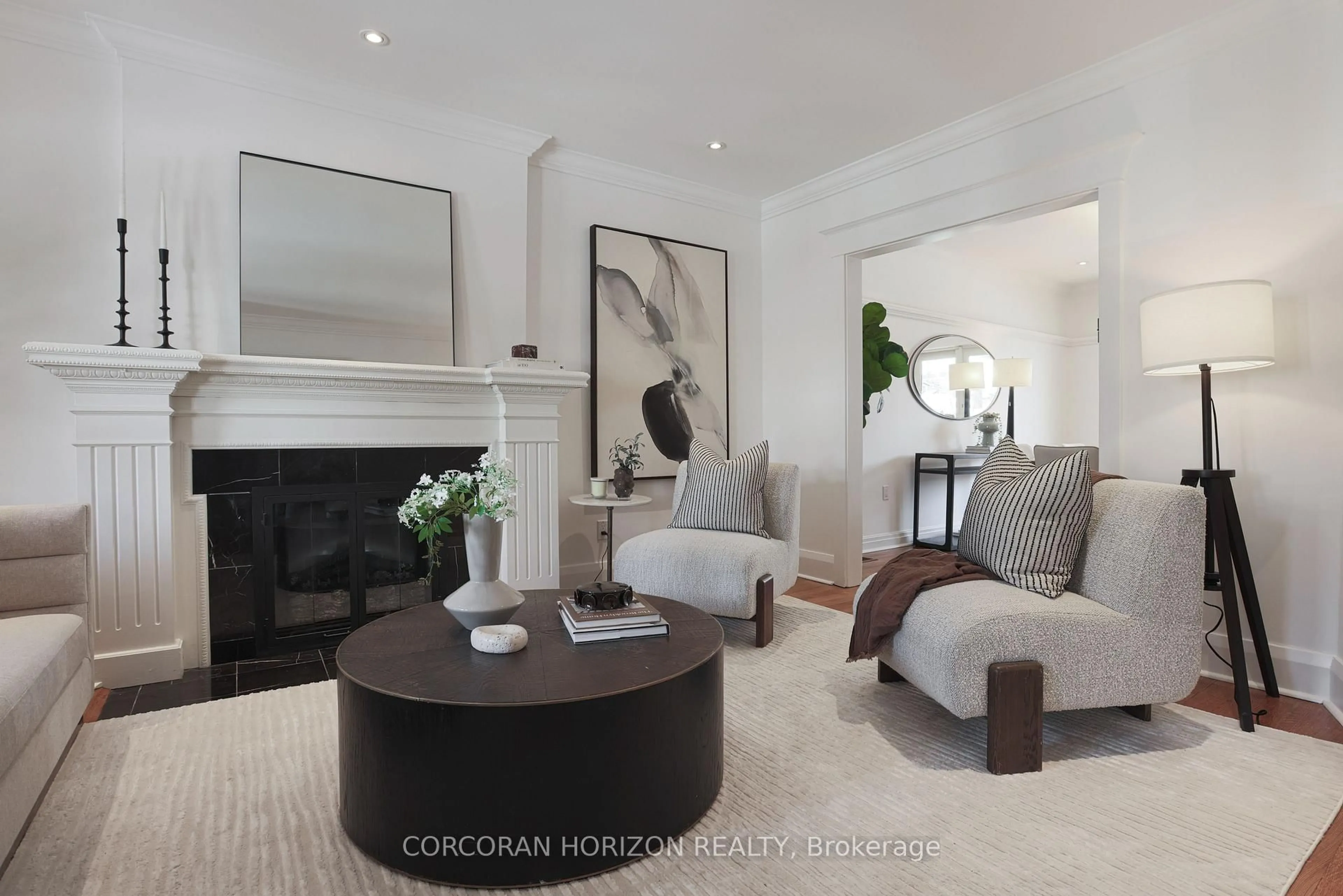 Living room with furniture, unknown for 103 Manor Rd, Toronto Ontario M4S 1R3