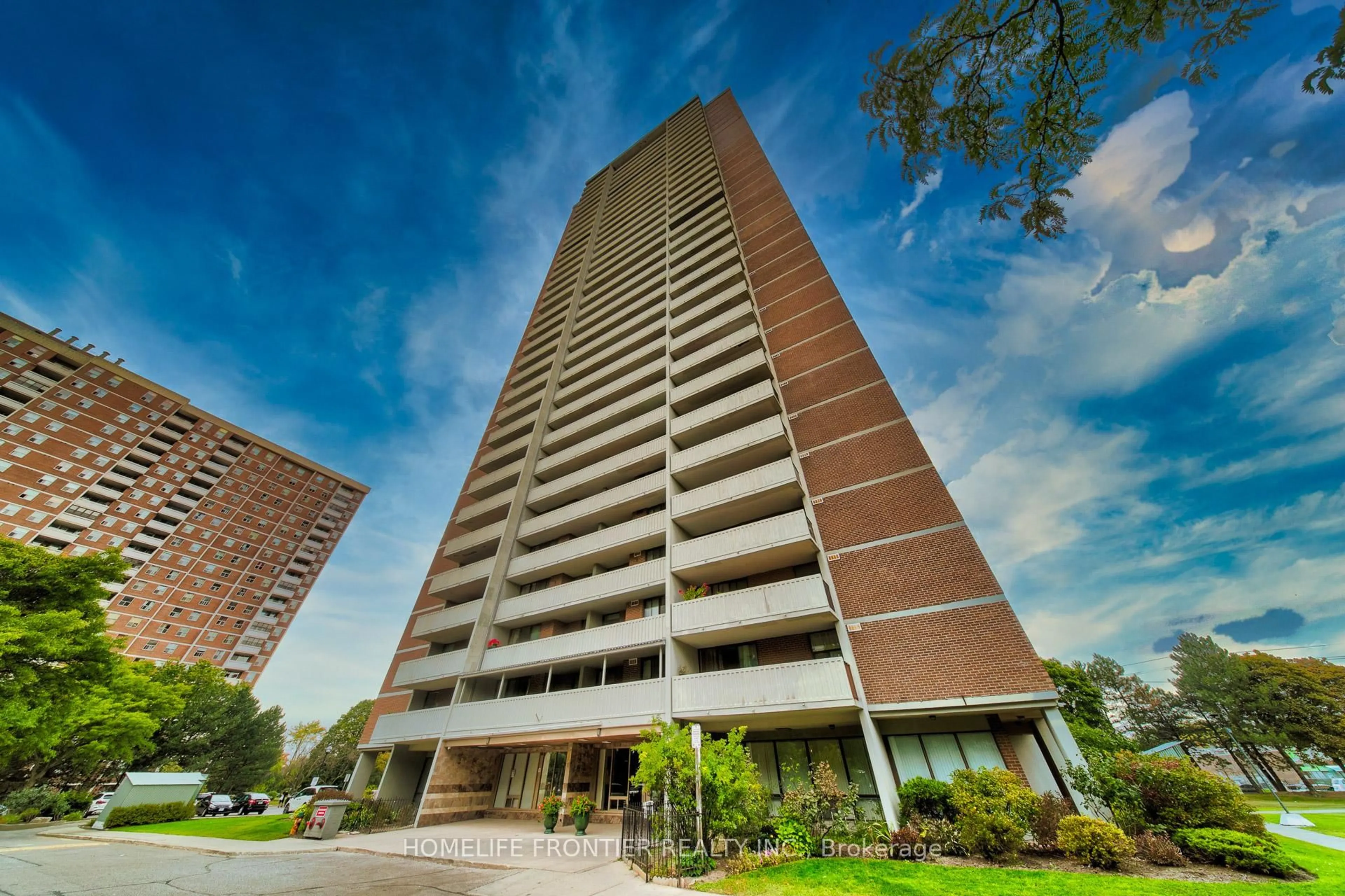 Indoor foyer for 10 Tangreen Cres #608, Toronto Ontario M2M 4B9