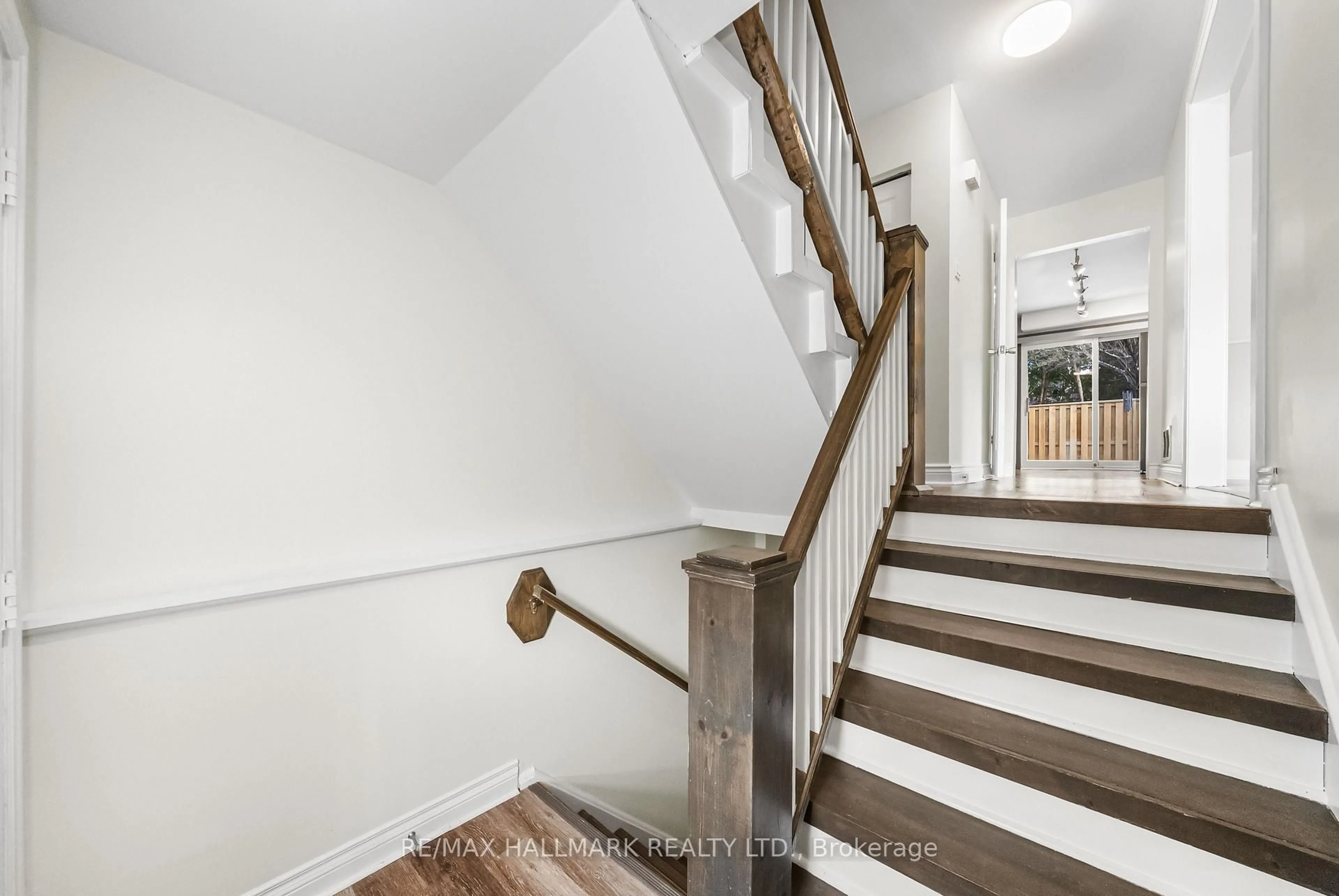 Unknown for 11 Tangle Briar Way, Toronto Ontario M2J 2M5