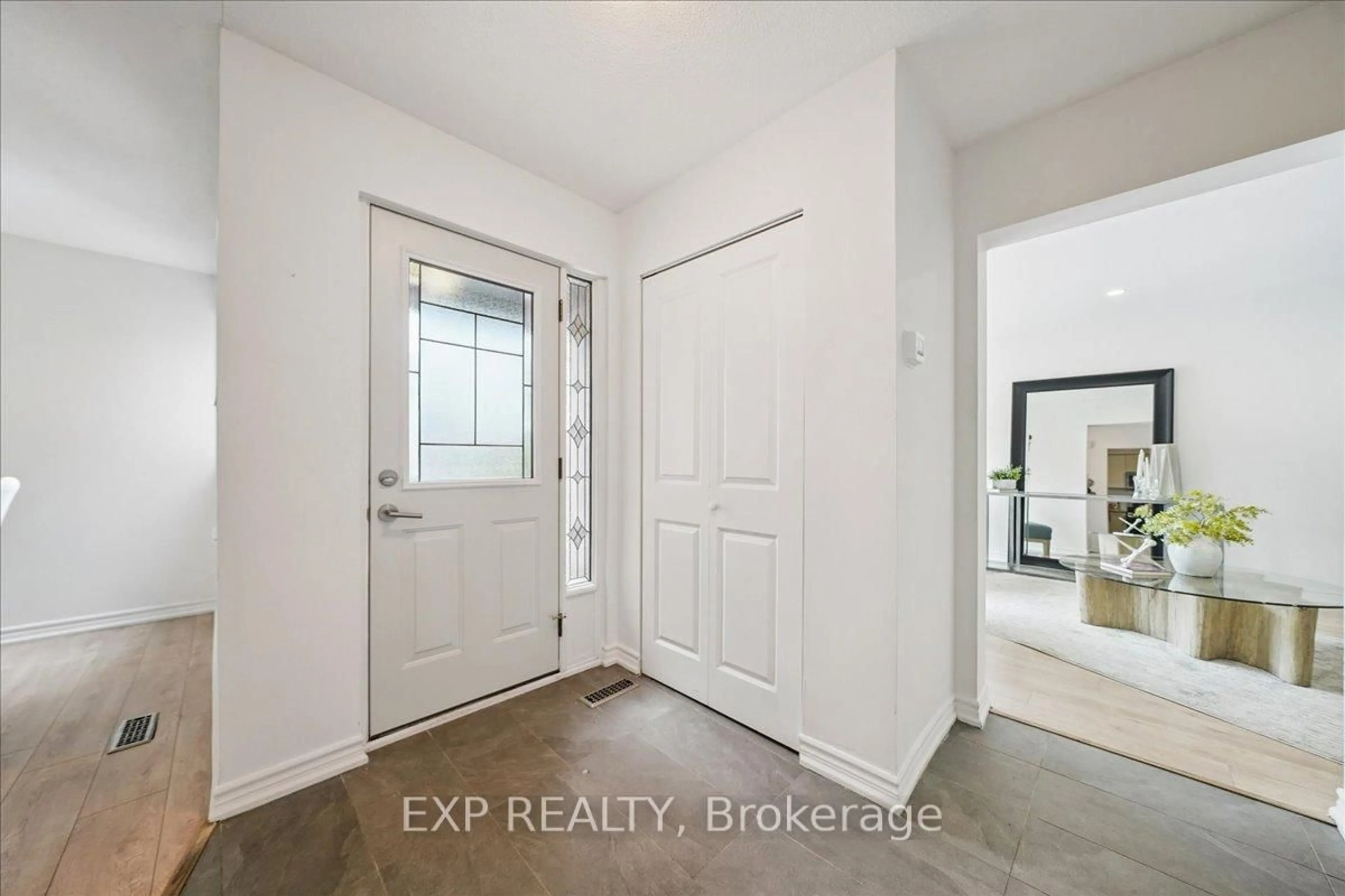 Unknown for 10 Laurie Shepway, Toronto Ontario M2J 1X6