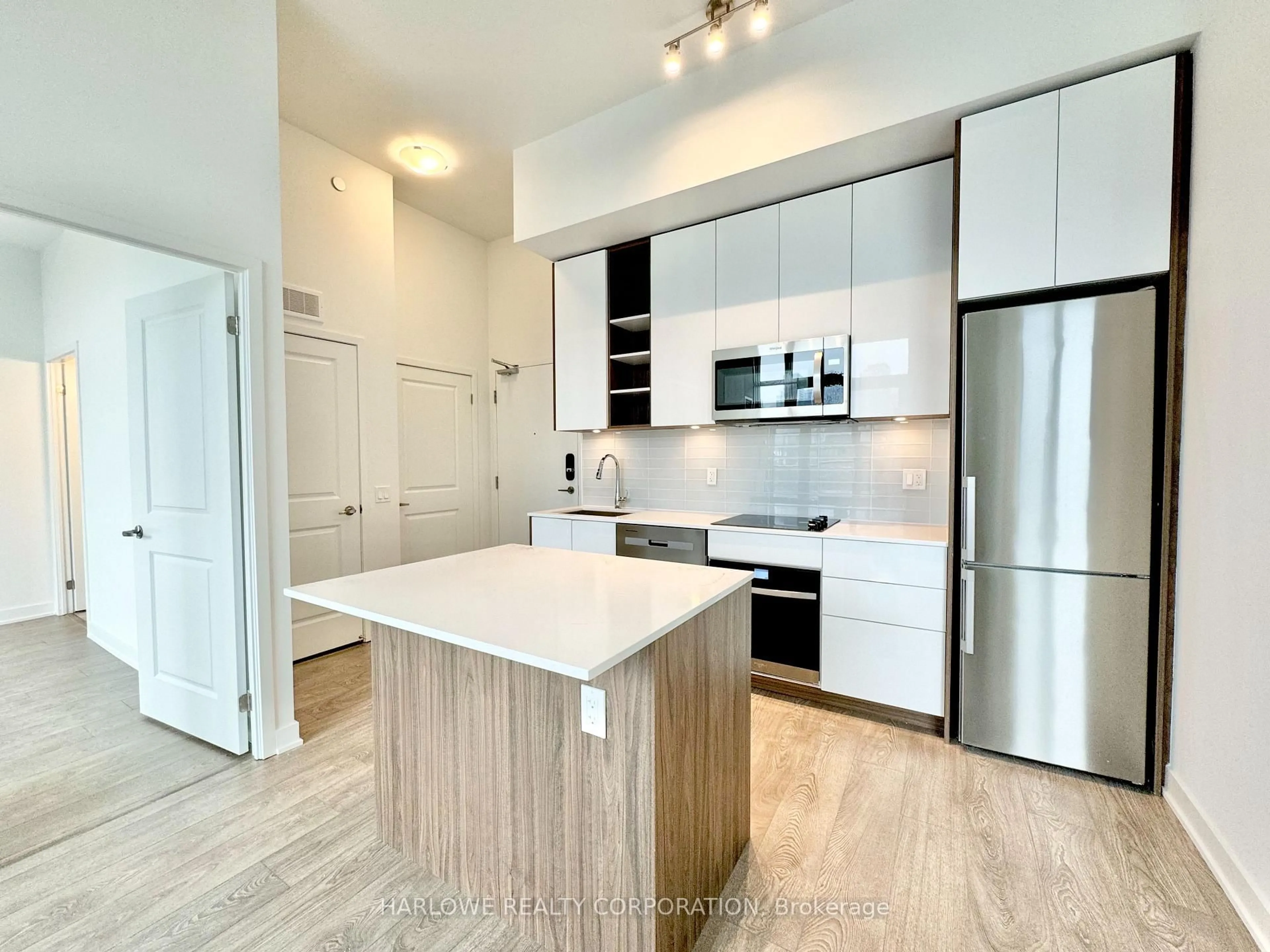 Open concept kitchen, unknown for 543 Richmond St #PH05, Toronto Ontario M5V 0W9