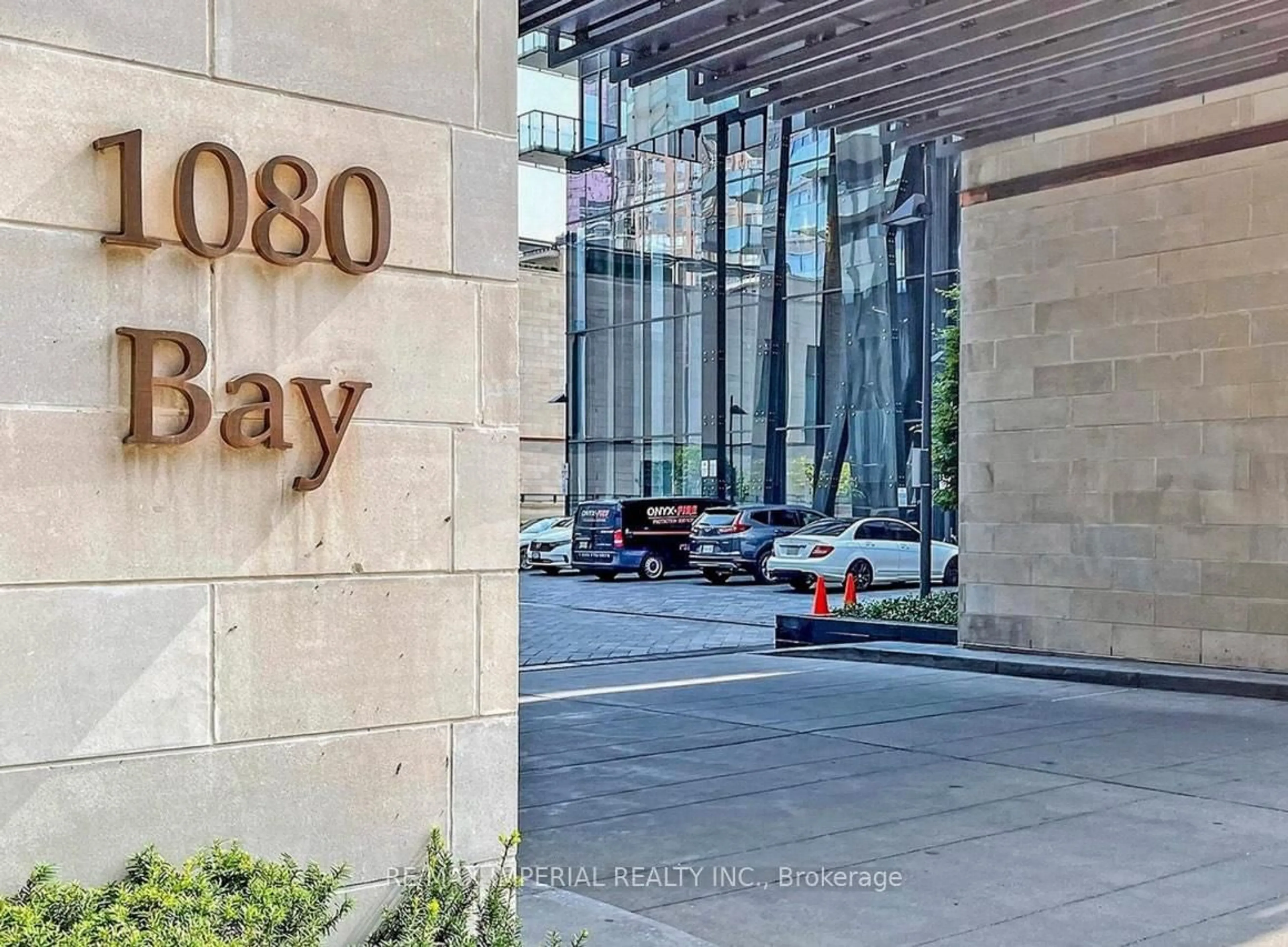 Indoor foyer for 1080 Bay St #1910, Toronto Ontario M5S 0A5