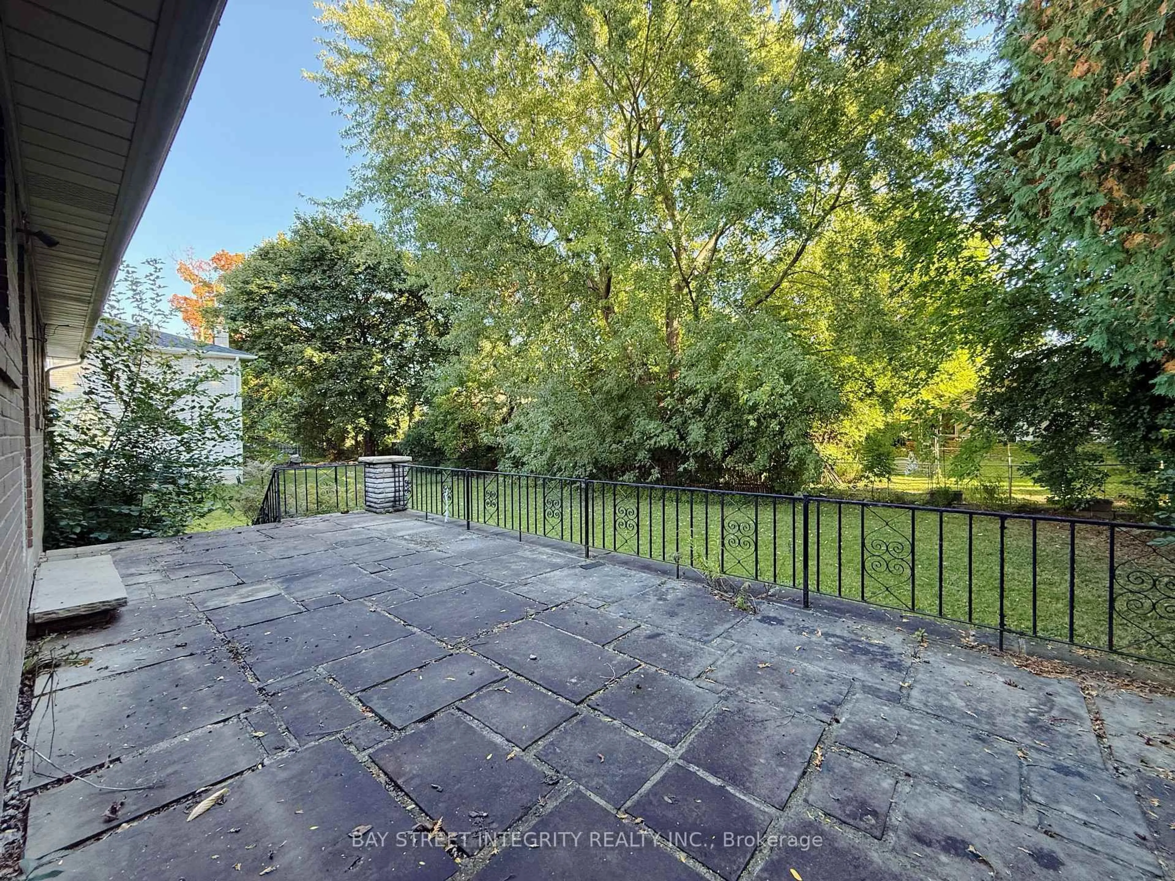 Patio, water/lake/river/ocean view for 143 Munro Blvd, Toronto Ontario M2P 1C9