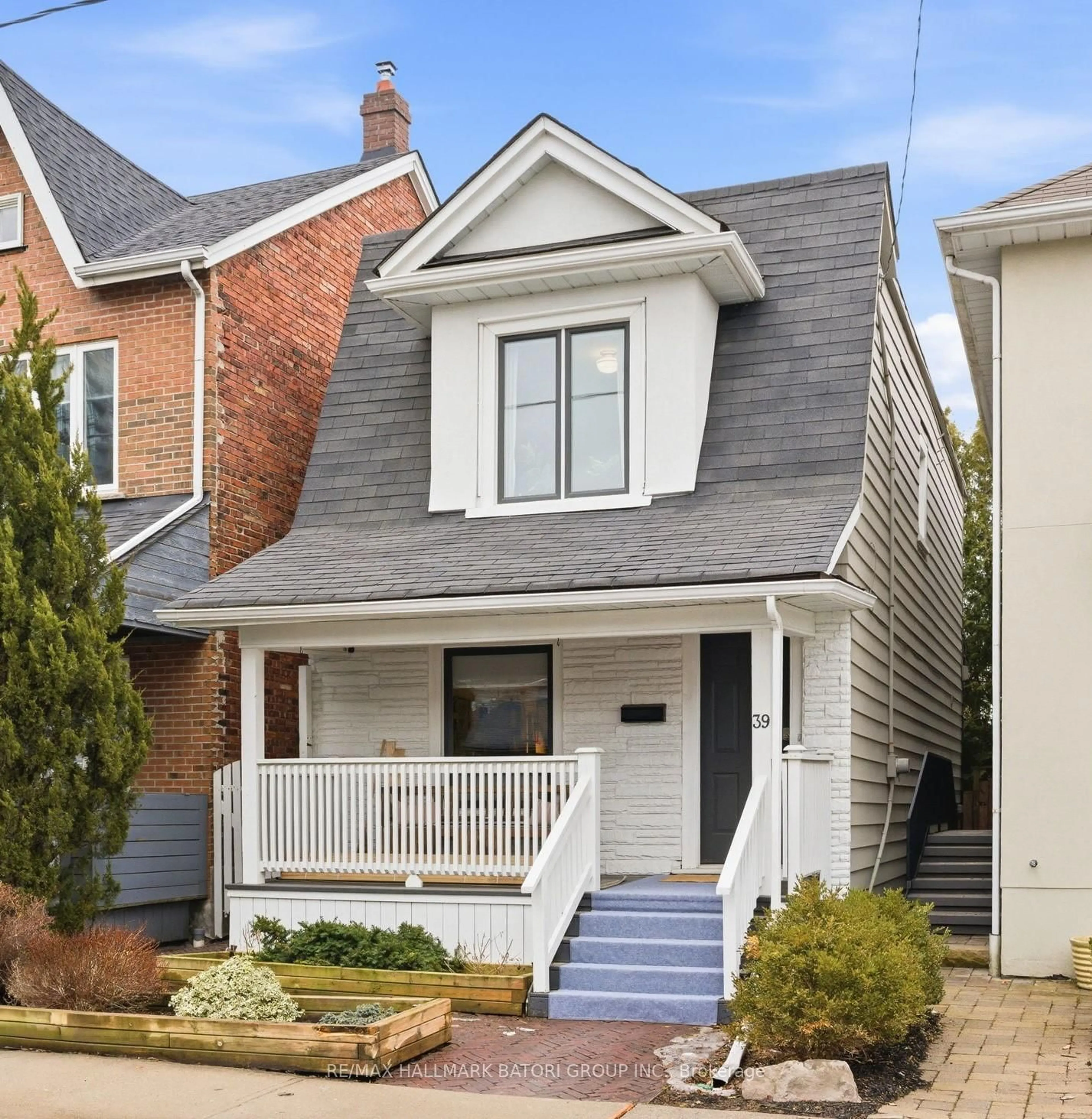 Home with brick exterior material, street for 39 Hocken Ave, Toronto Ontario M6G 2K1