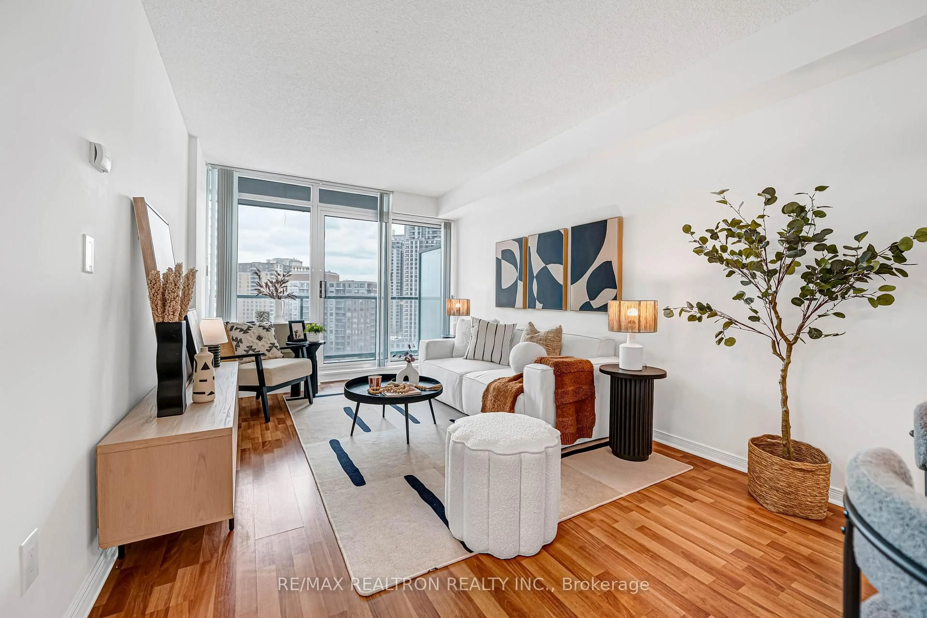 Living room with furniture, unknown for 5508 Yonge St #1211, Toronto Ontario M2N 7L2