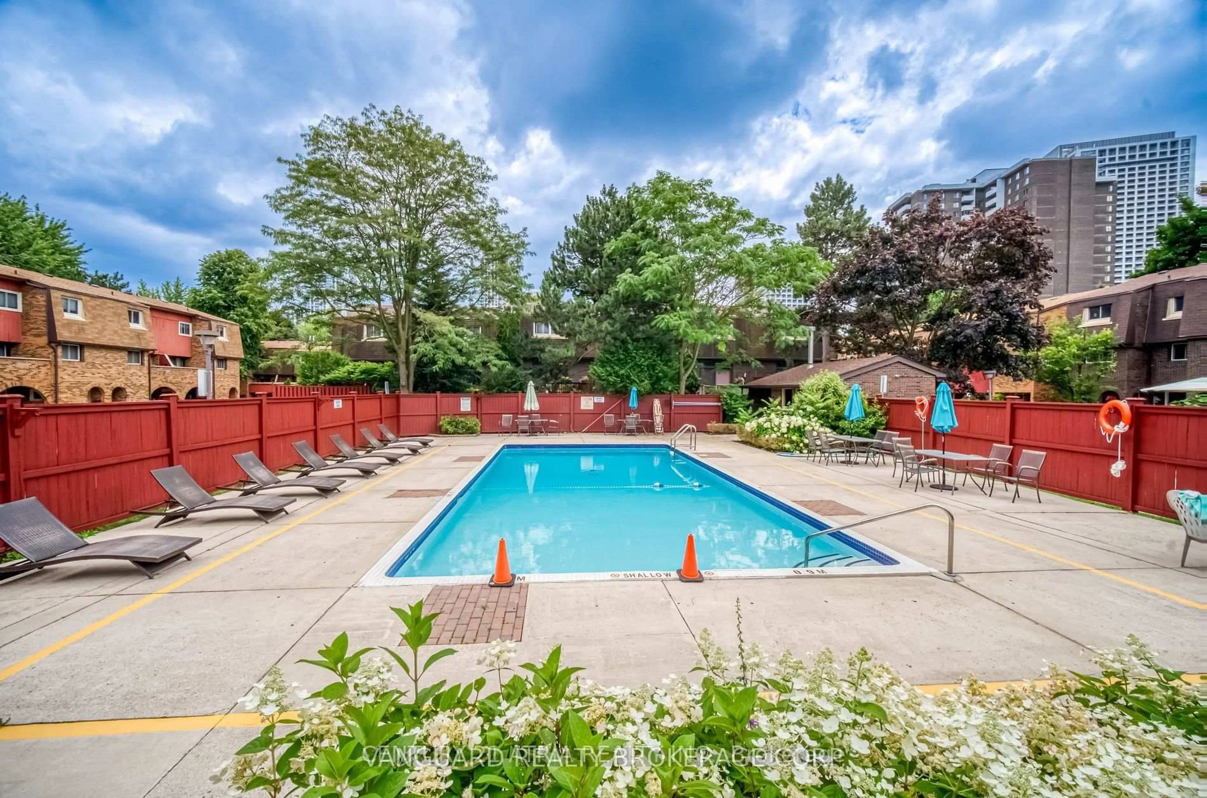 Pool for 13 Bards Walkway, Toronto Ontario M2J 4T8