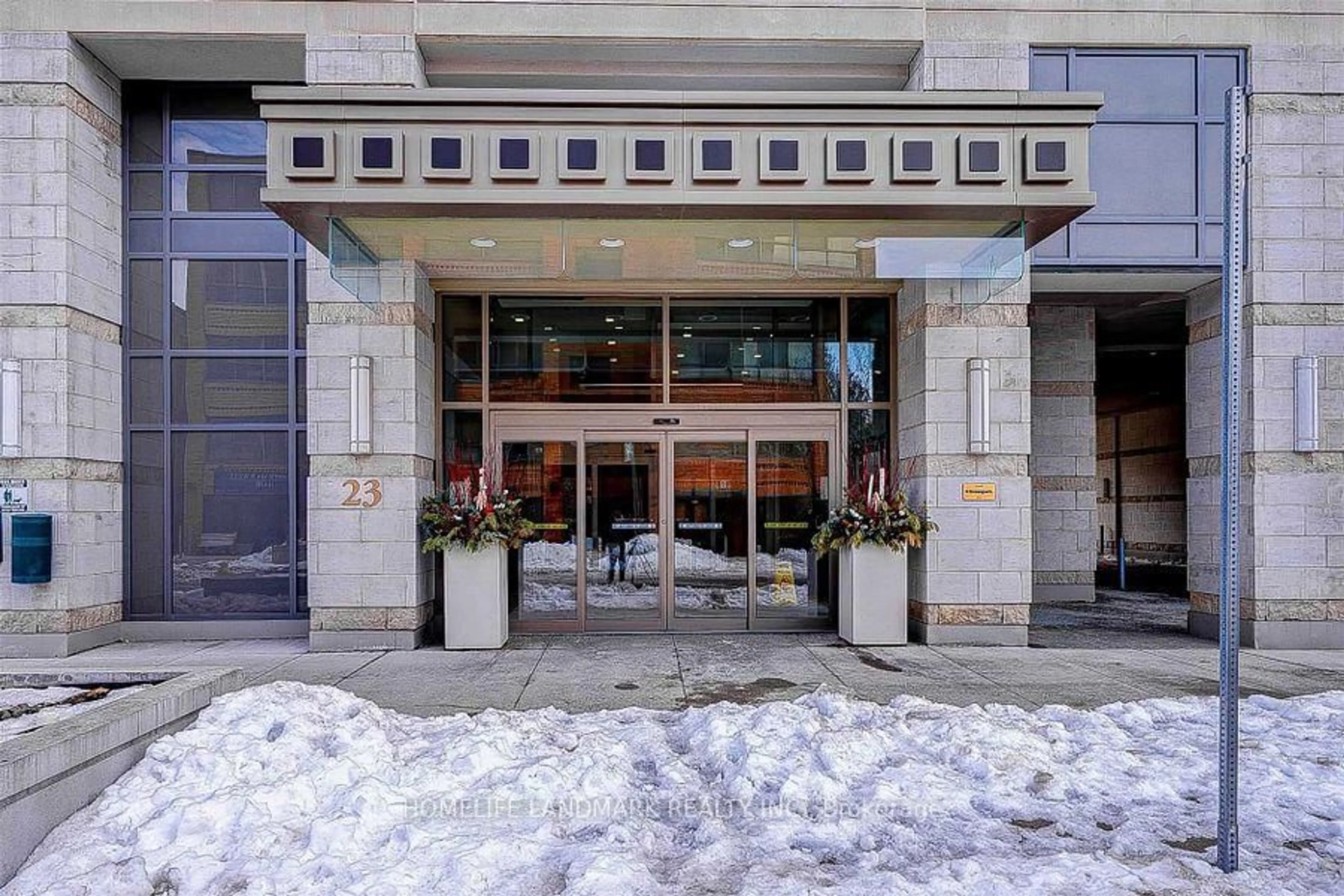 Unknown for 23 Glebe Rd #304, Toronto Ontario M5P 0A1