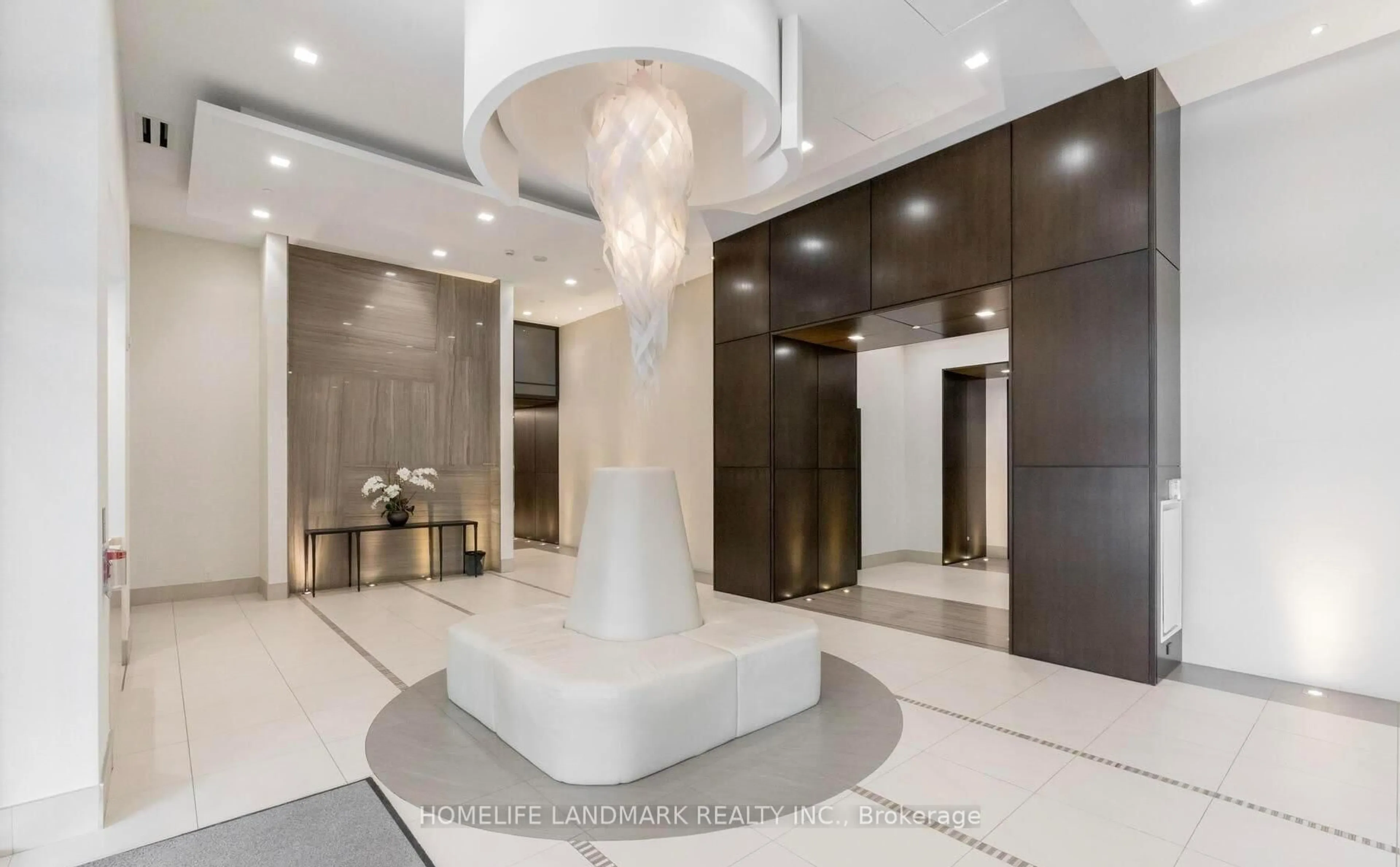 Unknown for 23 Glebe Rd #304, Toronto Ontario M5P 0A1