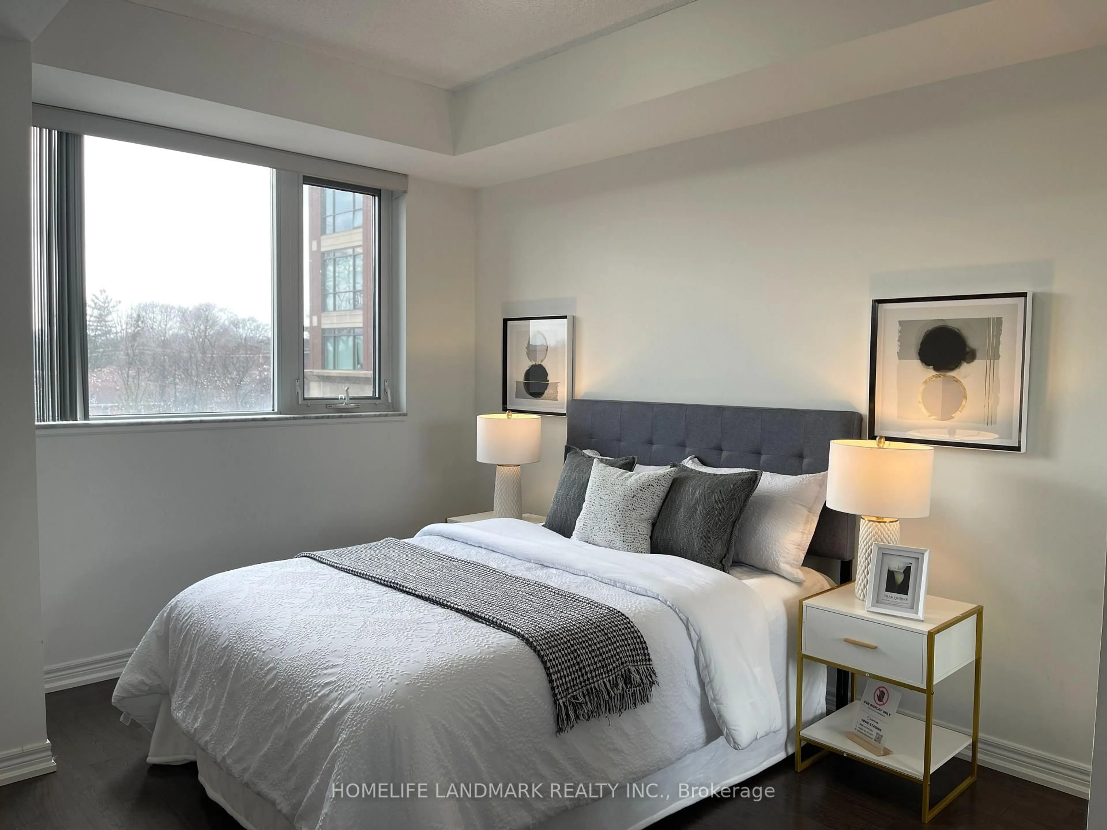 Unknown for 23 Glebe Rd #304, Toronto Ontario M5P 0A1