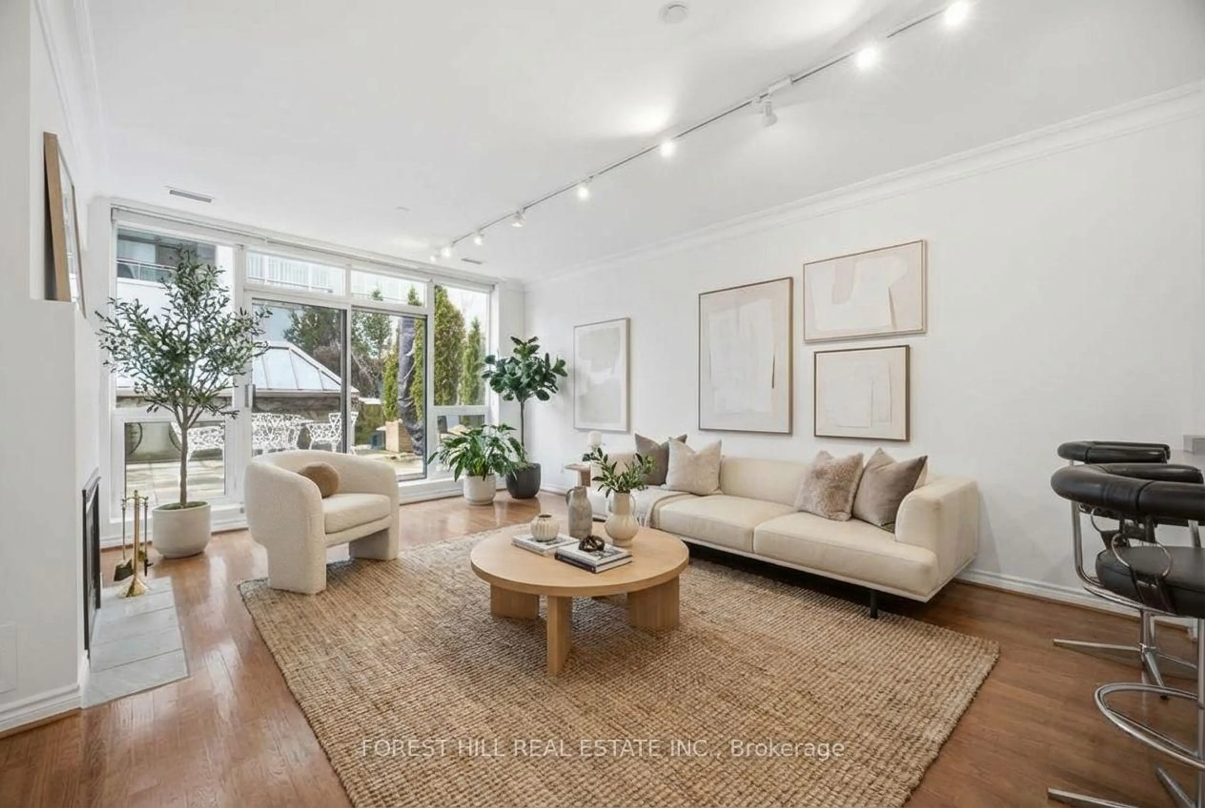 Unknown for 980 Yonge St #314, Toronto Ontario M4W 3V8