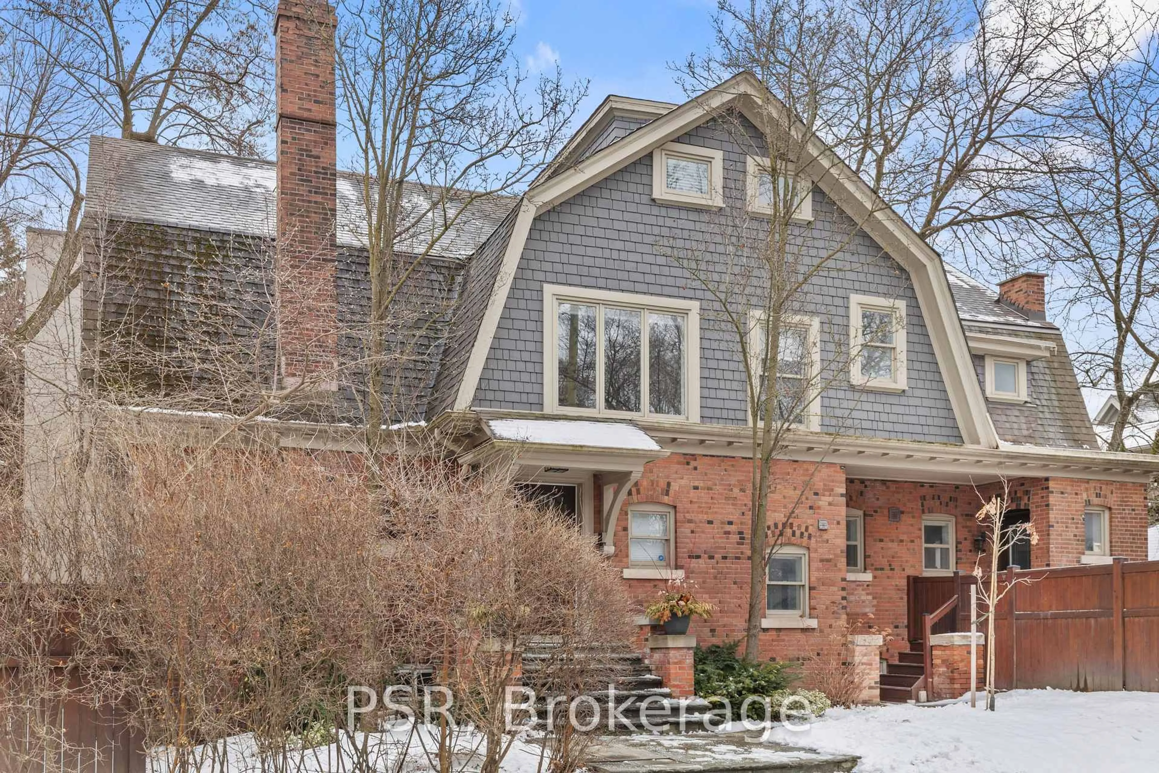 Unknown for 31 Clarendon Ave, Toronto Ontario M4V 3C1