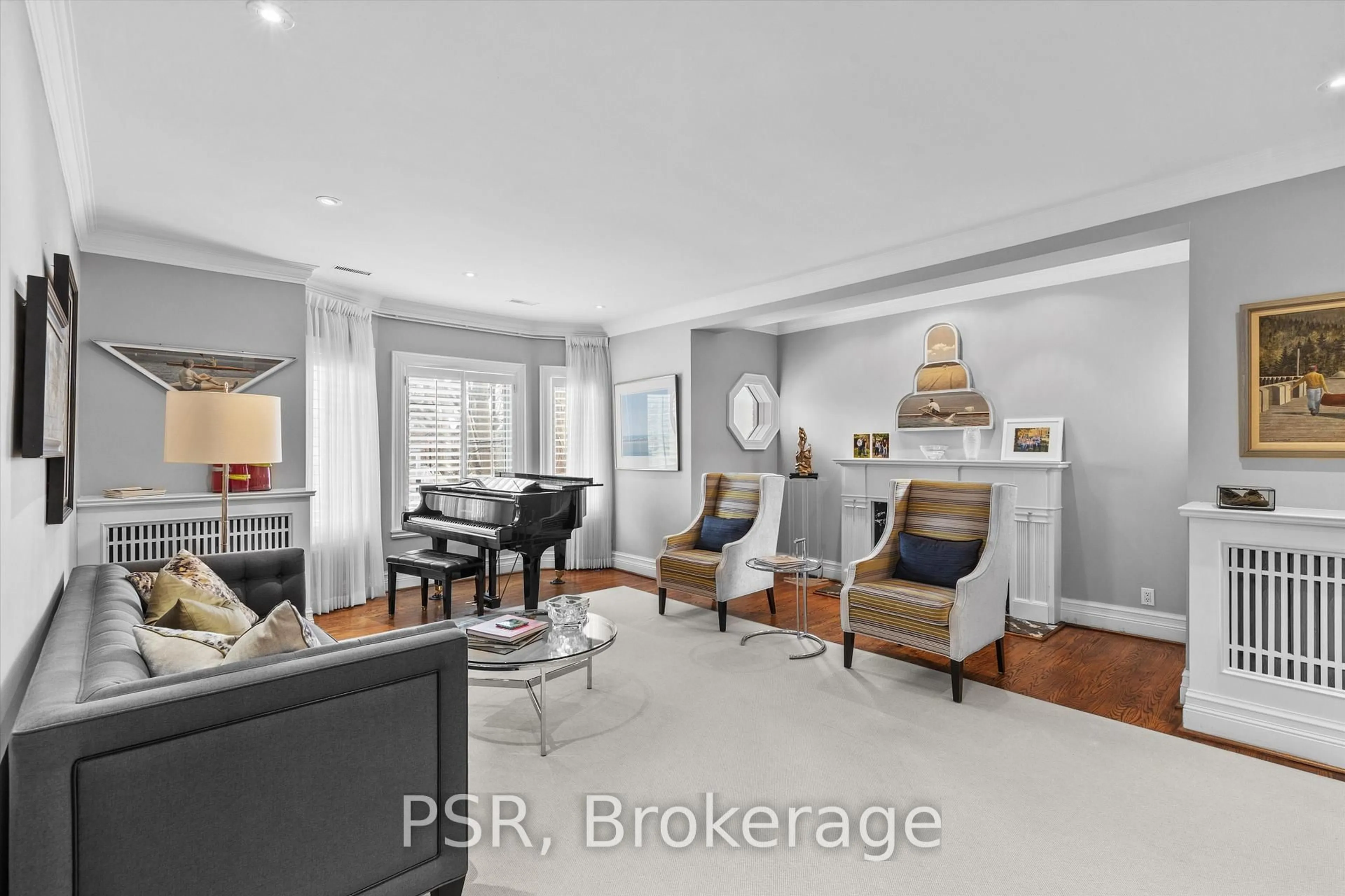 Unknown for 31 Clarendon Ave, Toronto Ontario M4V 3C1