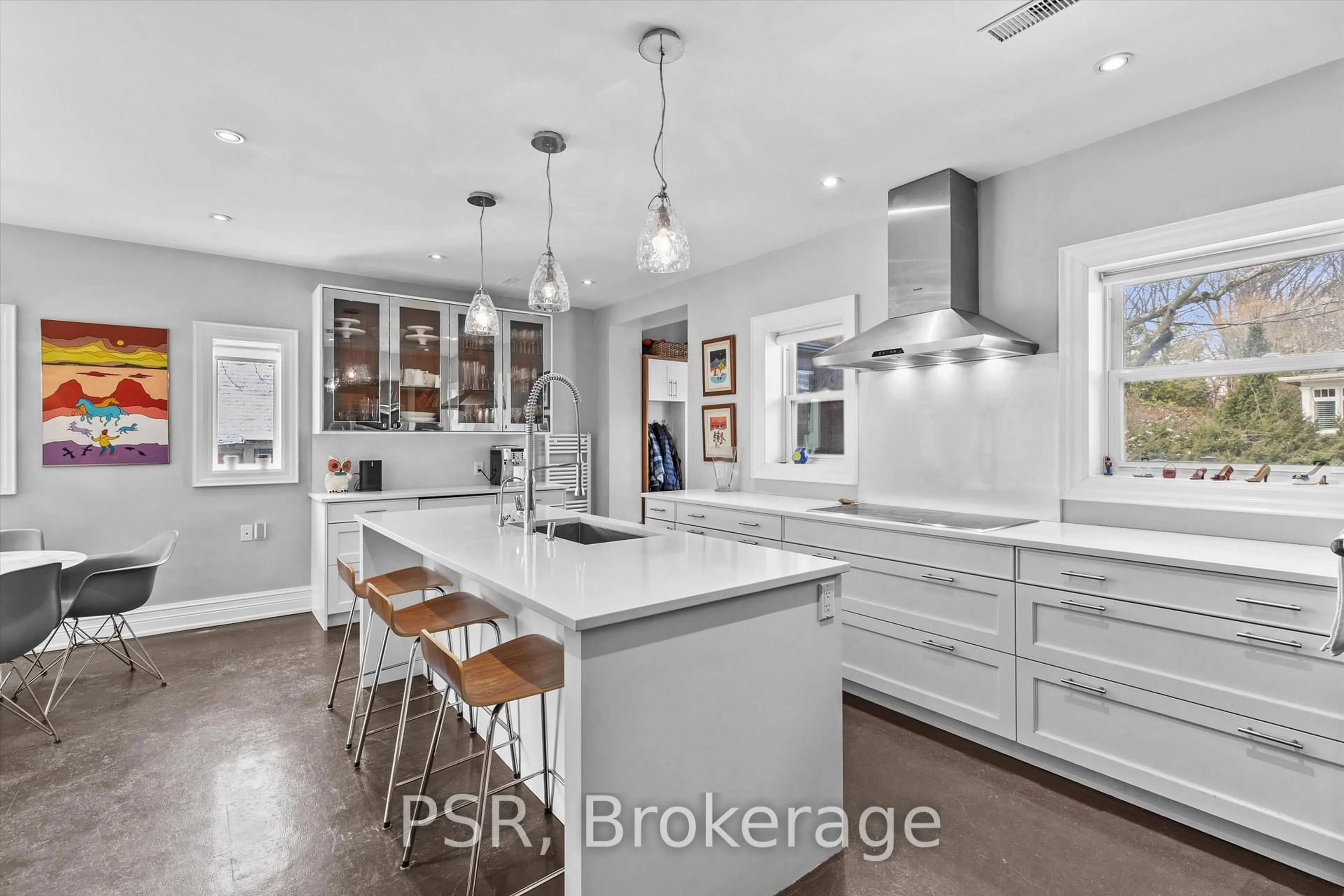 Unknown for 31 Clarendon Ave, Toronto Ontario M4V 3C1