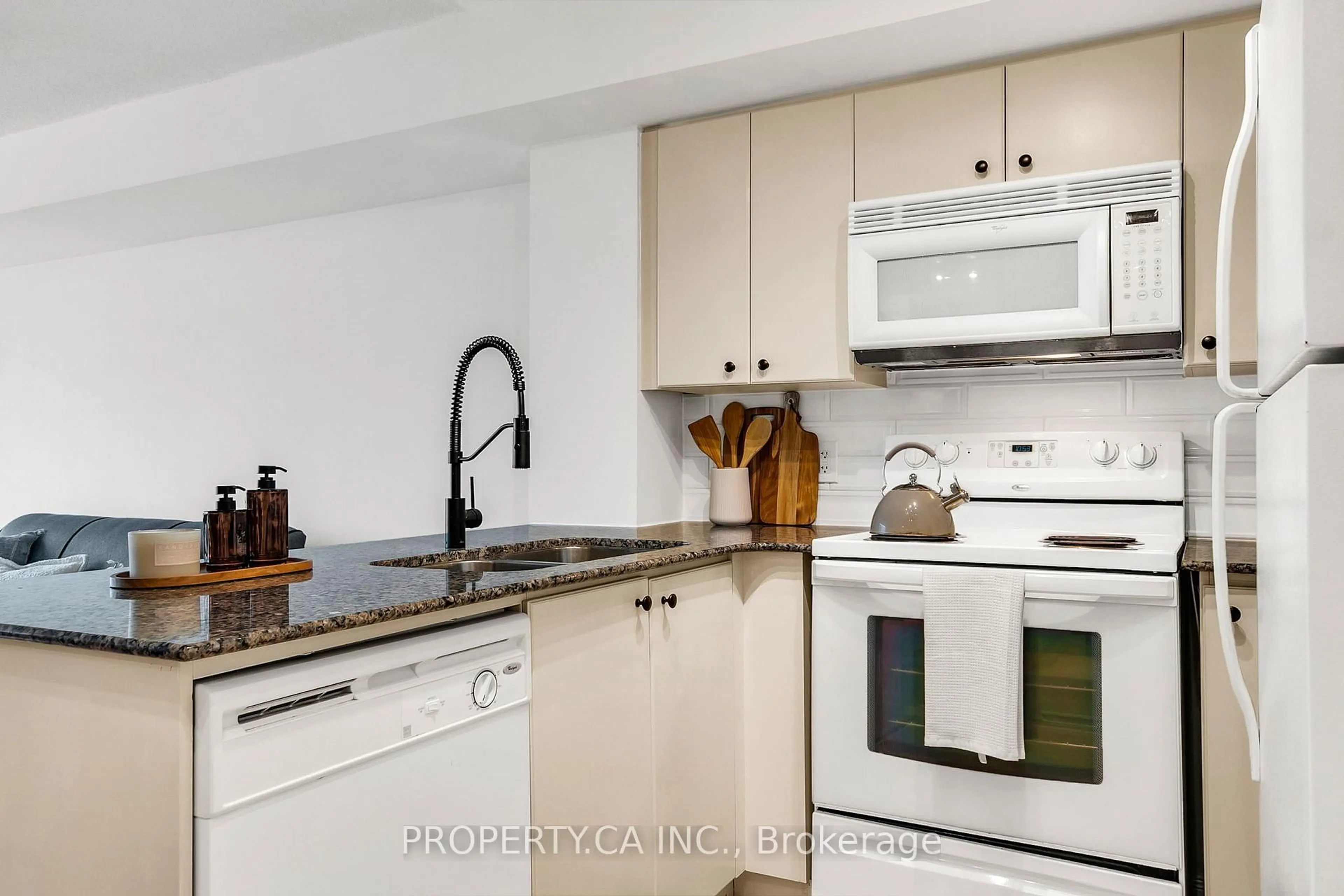 Unknown for 18 Valley Woods Rd #711, Toronto Ontario M3A 0A1