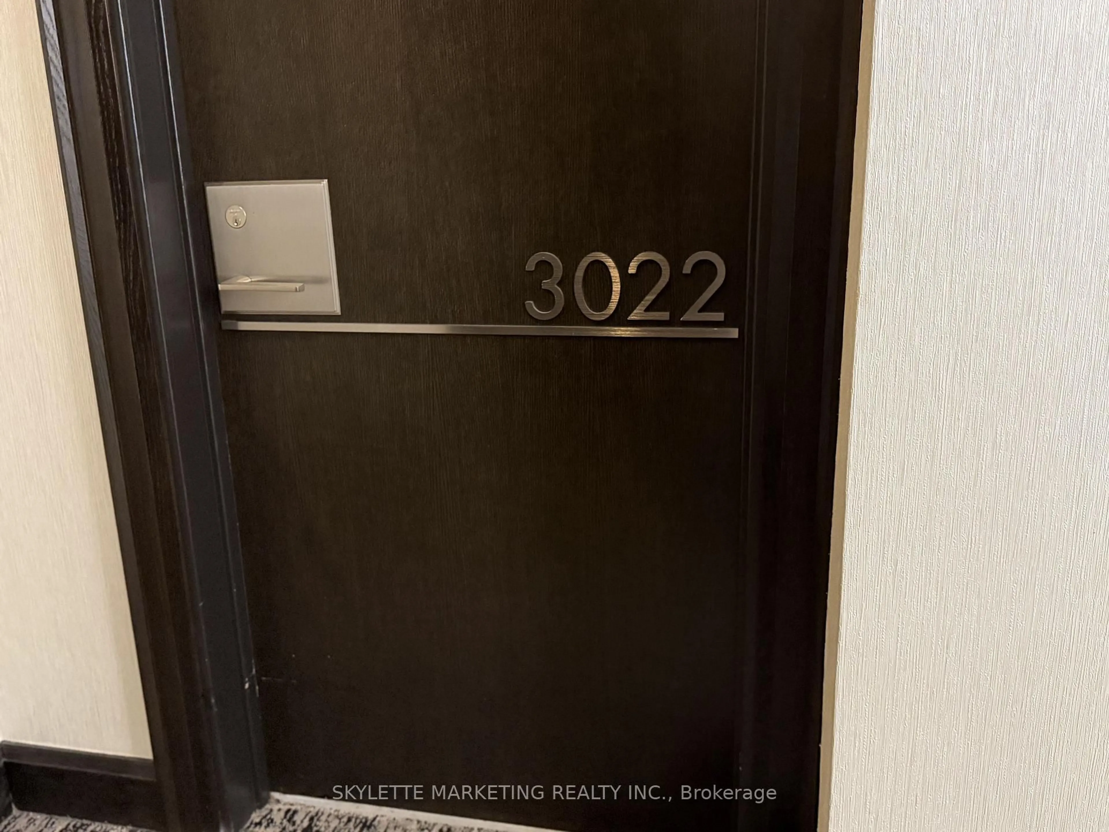 Unknown for 25 The Esplanade, Toronto Ontario M5E 1W5