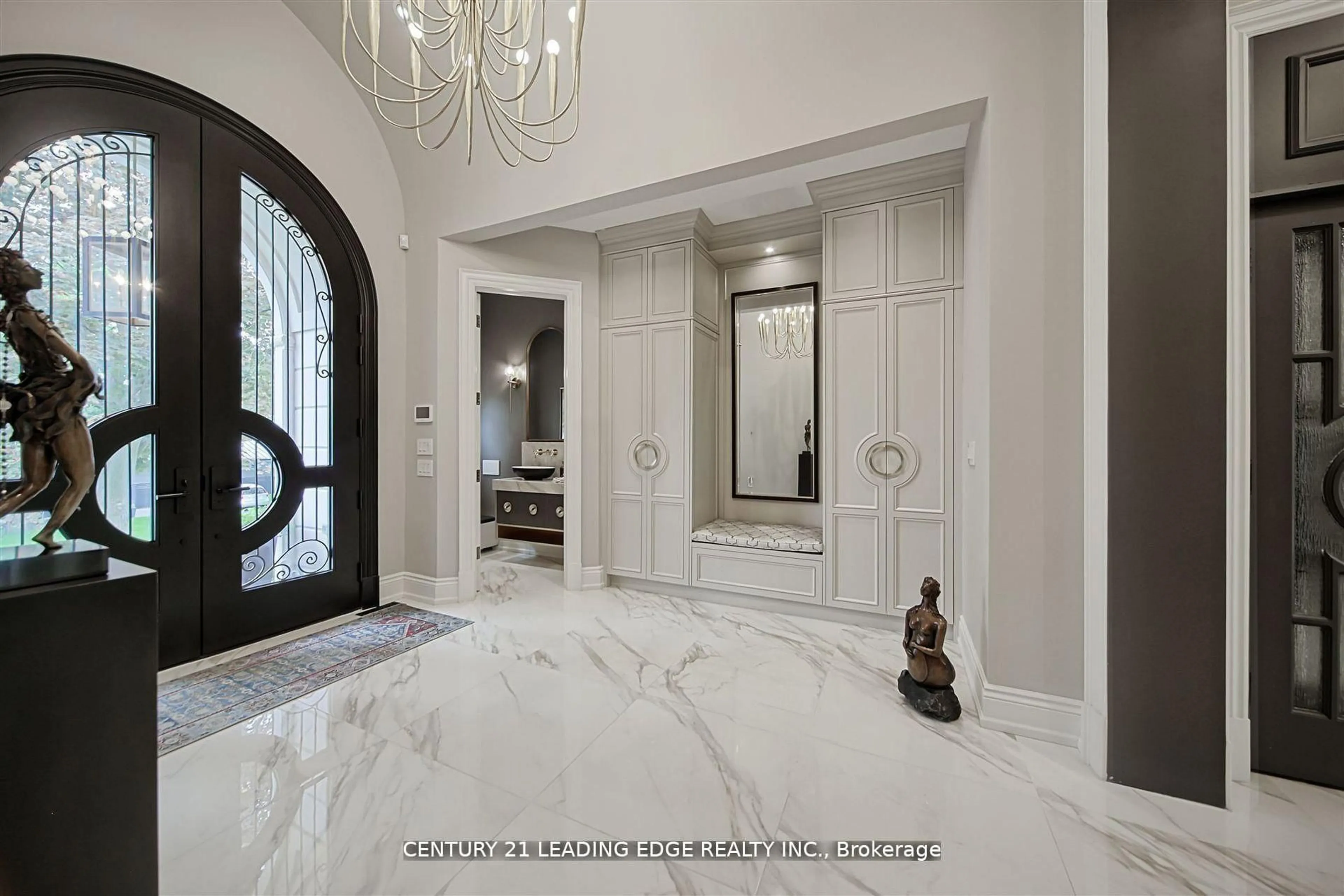 Indoor entryway for 9 Sandpiper Crt, Toronto Ontario M3A 3G7