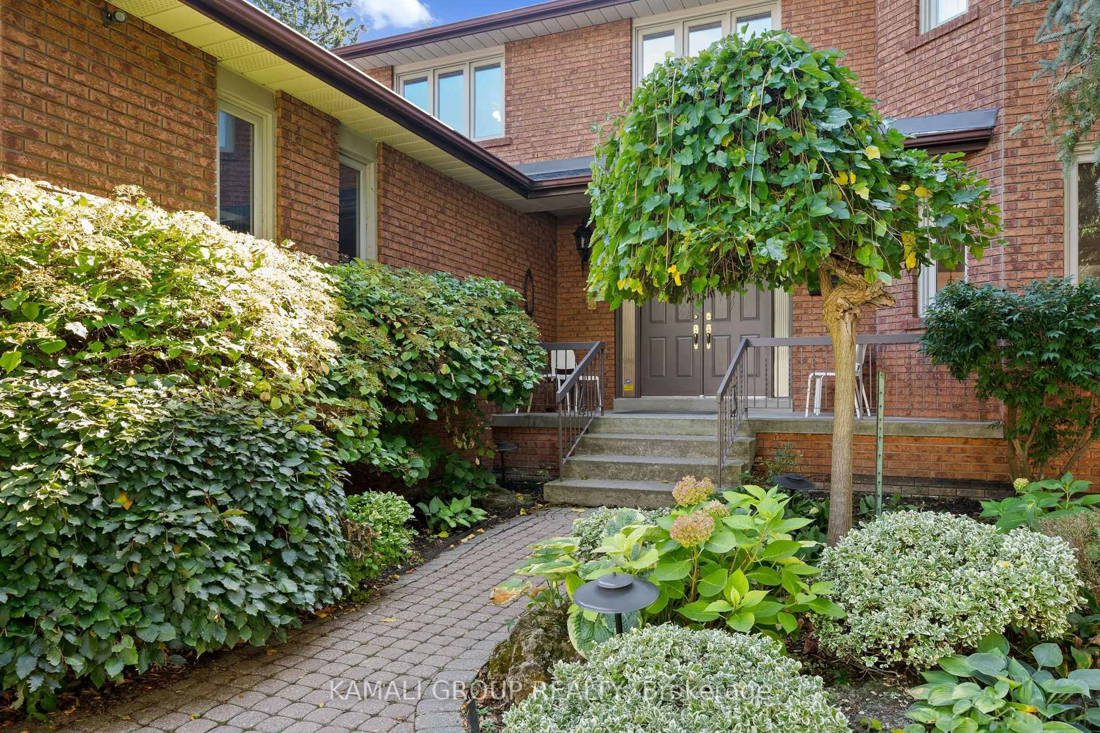 Home with brick exterior material, street for 287 Dunview Ave, Toronto Ontario M2N 4J4