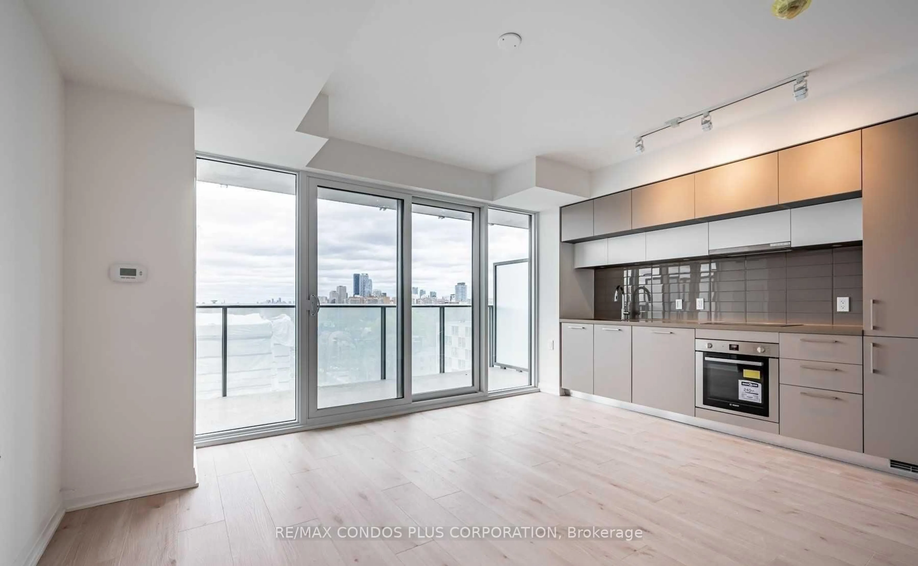 Unknown for 99 Foxbar Rd #1406, Toronto Ontario M4V 0B2