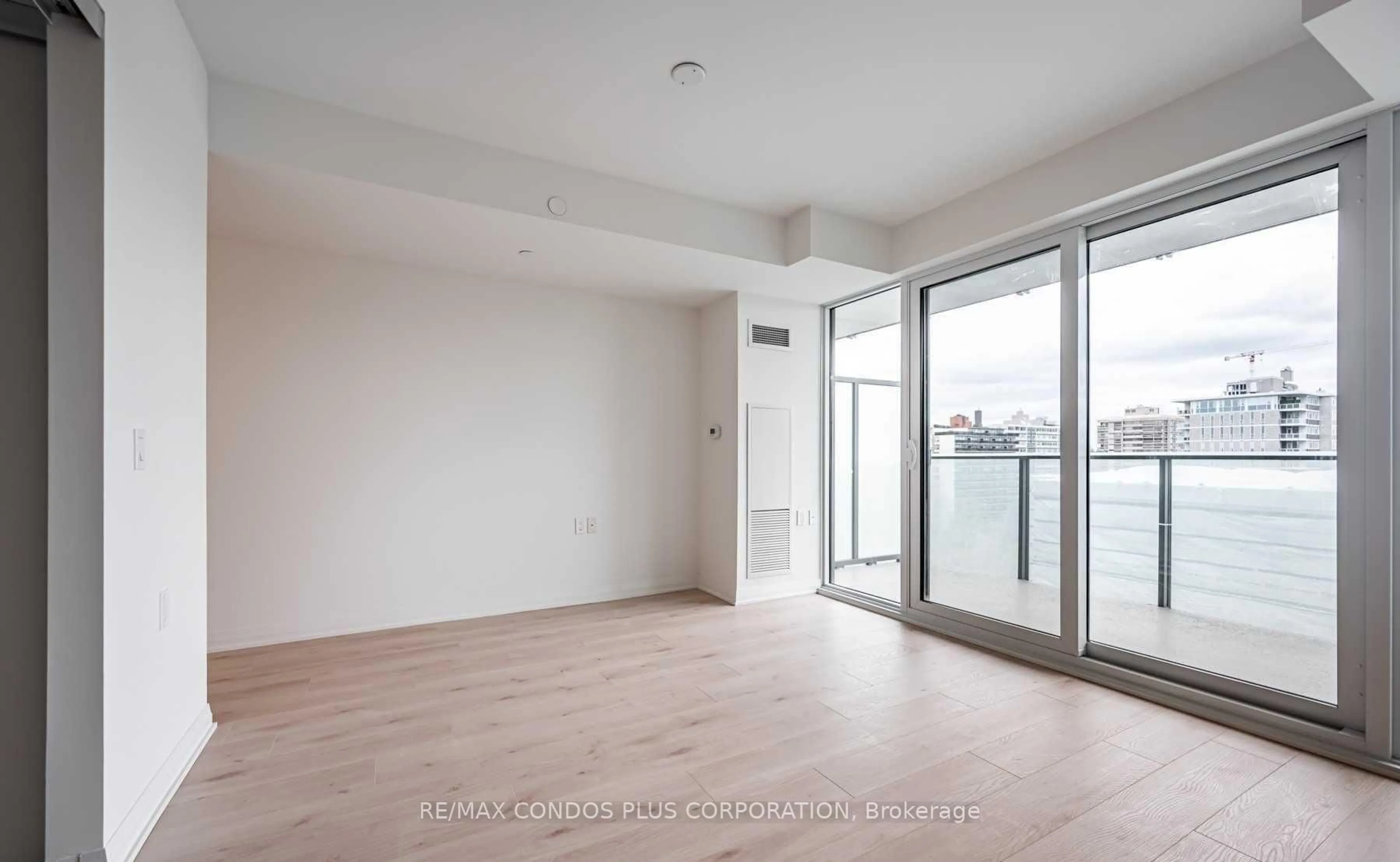 A pic of a room for 99 Foxbar Rd #1406, Toronto Ontario M4V 0B2